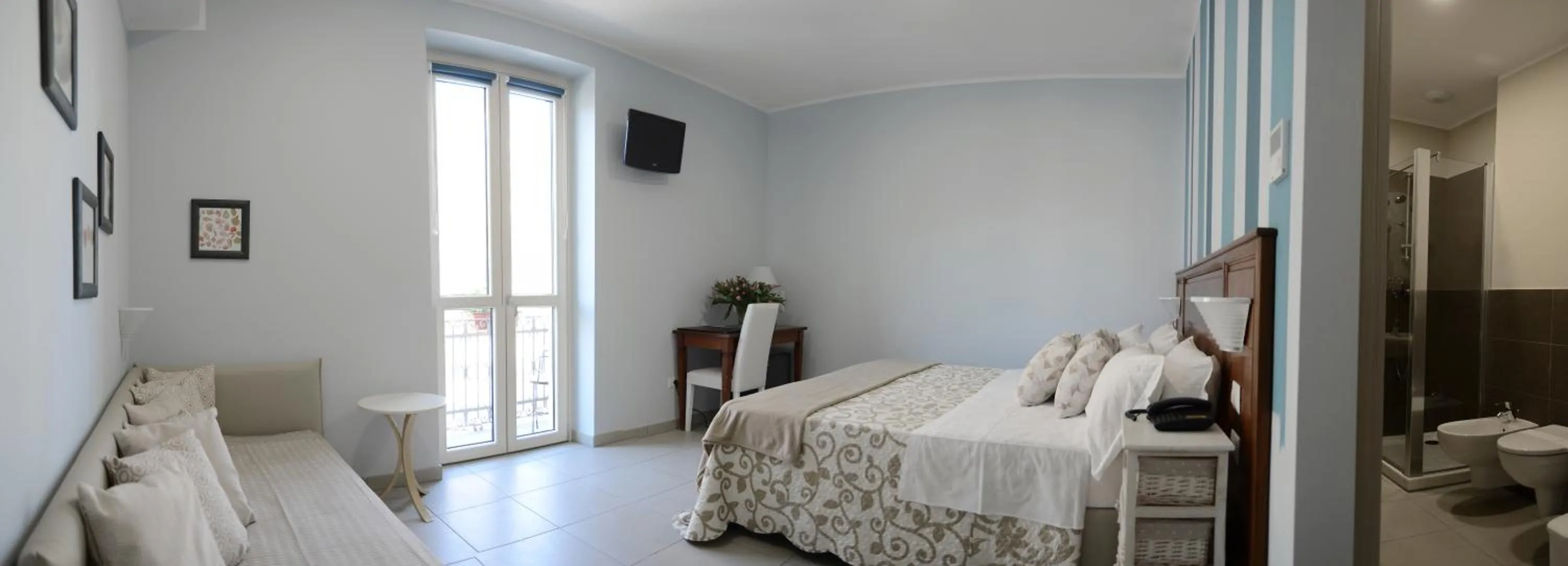 Bedroom, Bed in Hotel Giulio Cesare