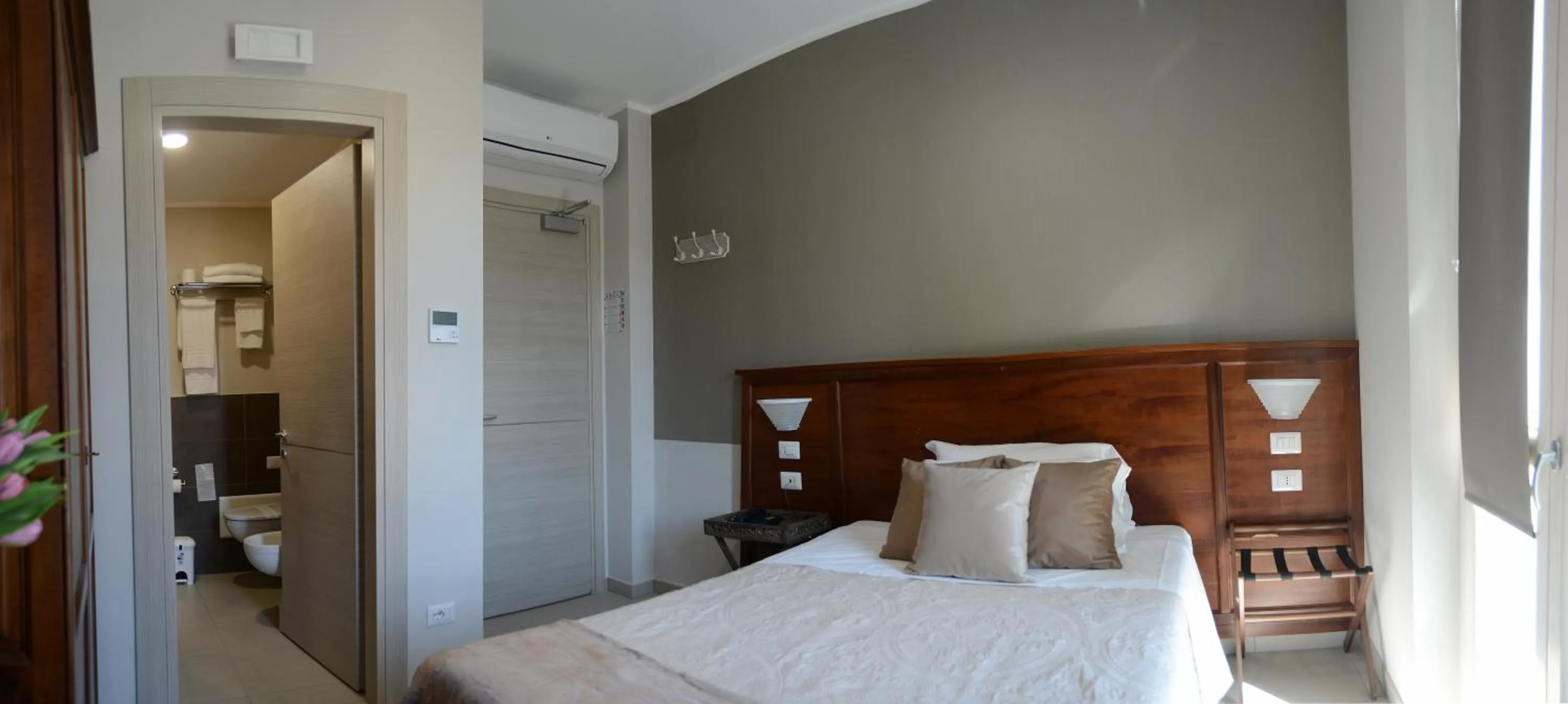 Bedroom, Bed in Hotel Giulio Cesare