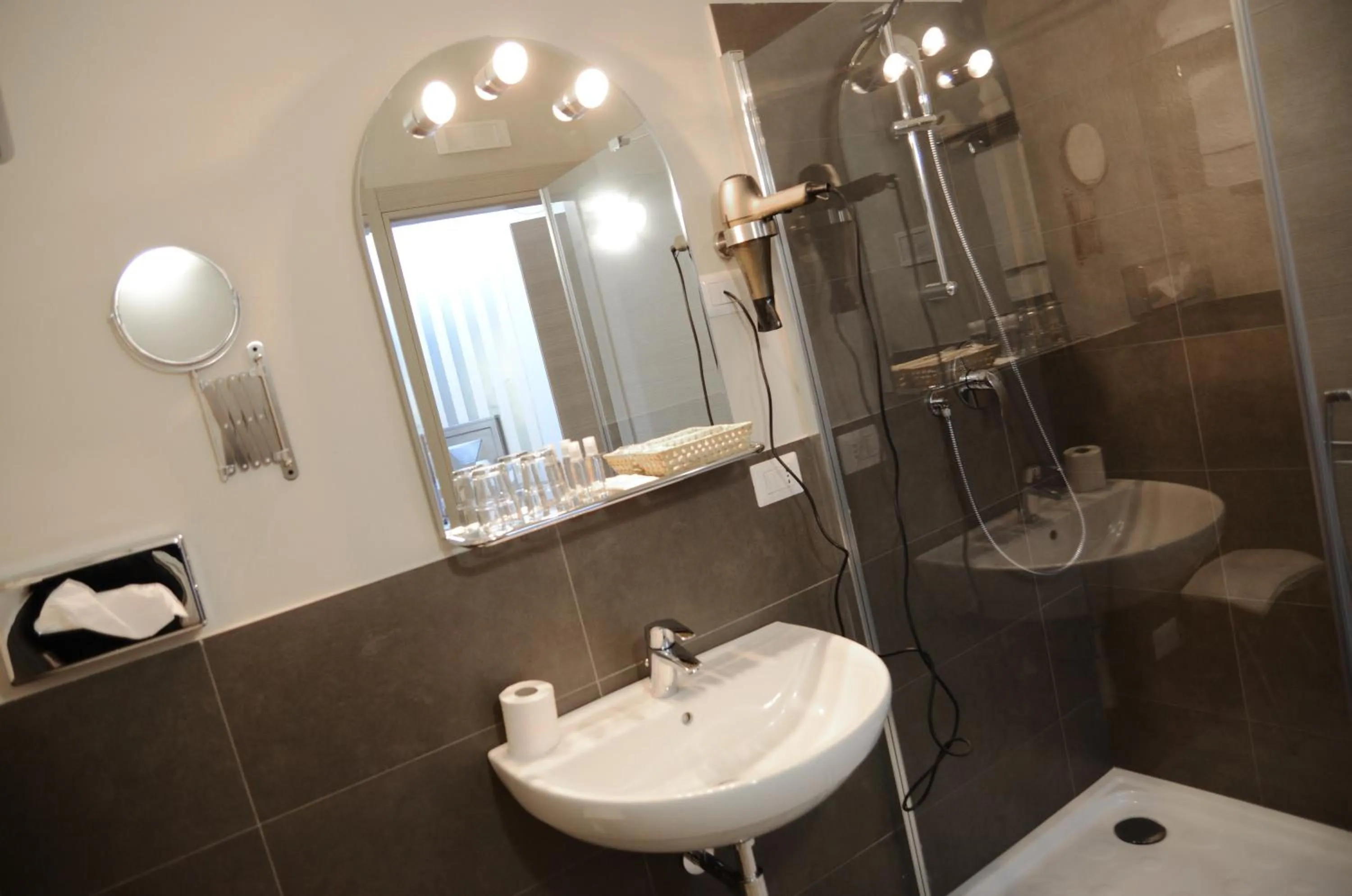 Bathroom in Hotel Giulio Cesare