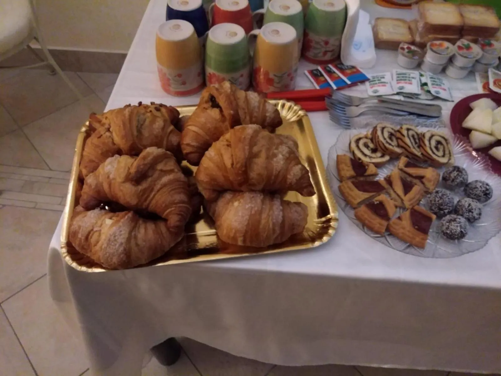 Buffet breakfast in B&b Candido Vacanze