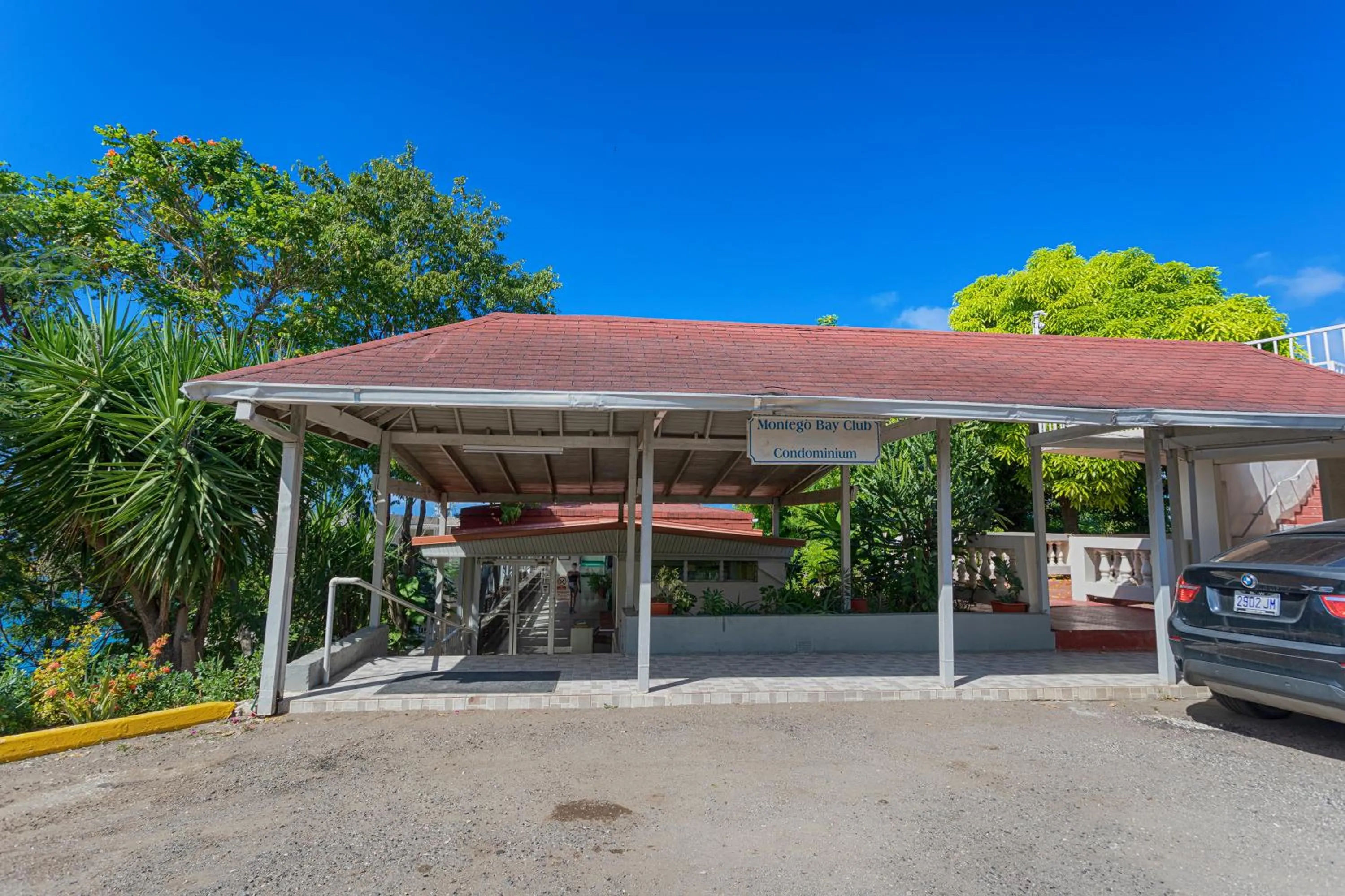 Property building in Montego Bay Club Apartments