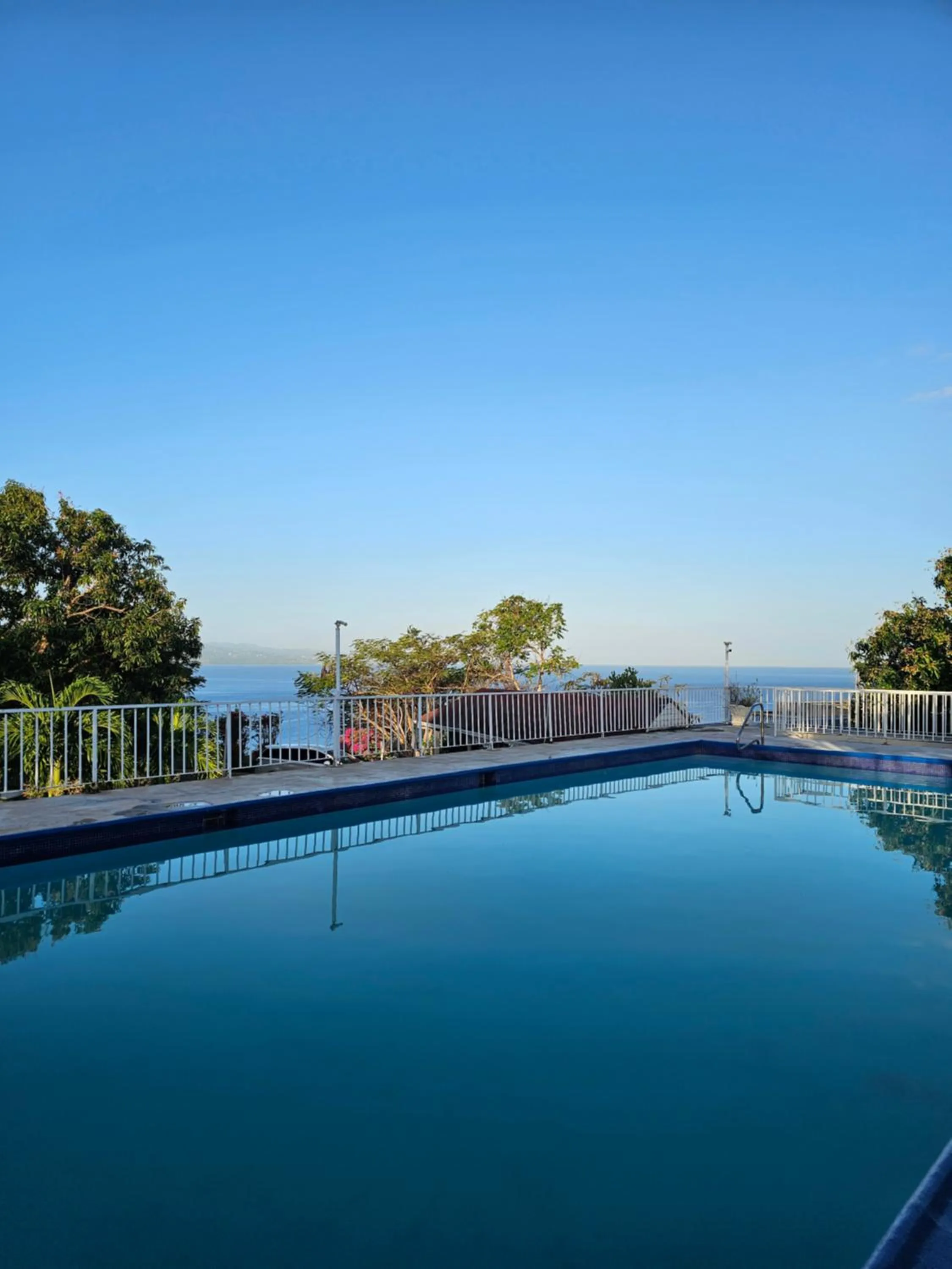 Swimming pool in Montego Bay Club Apartments