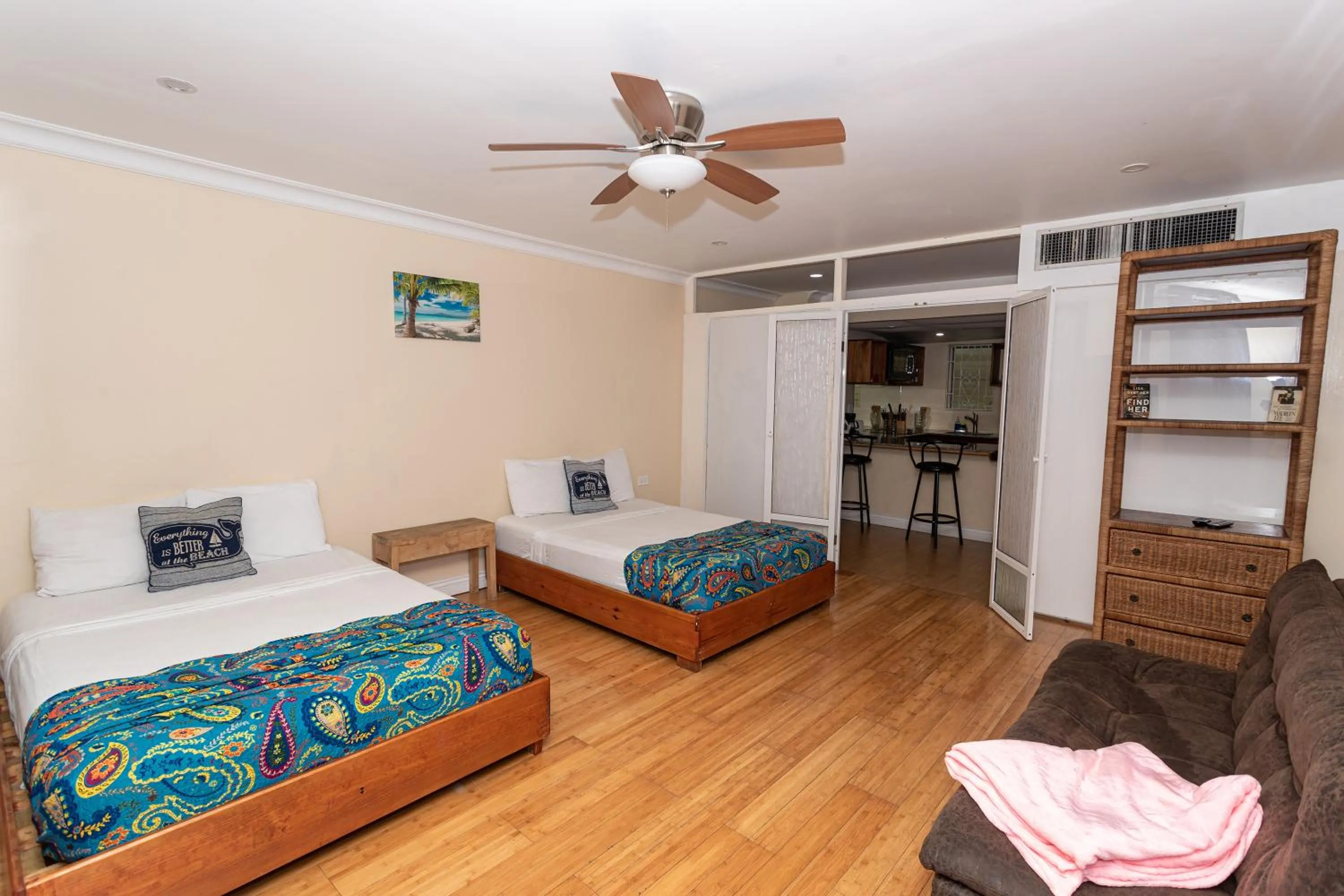 Bedroom, Bed in Montego Bay Club Apartments