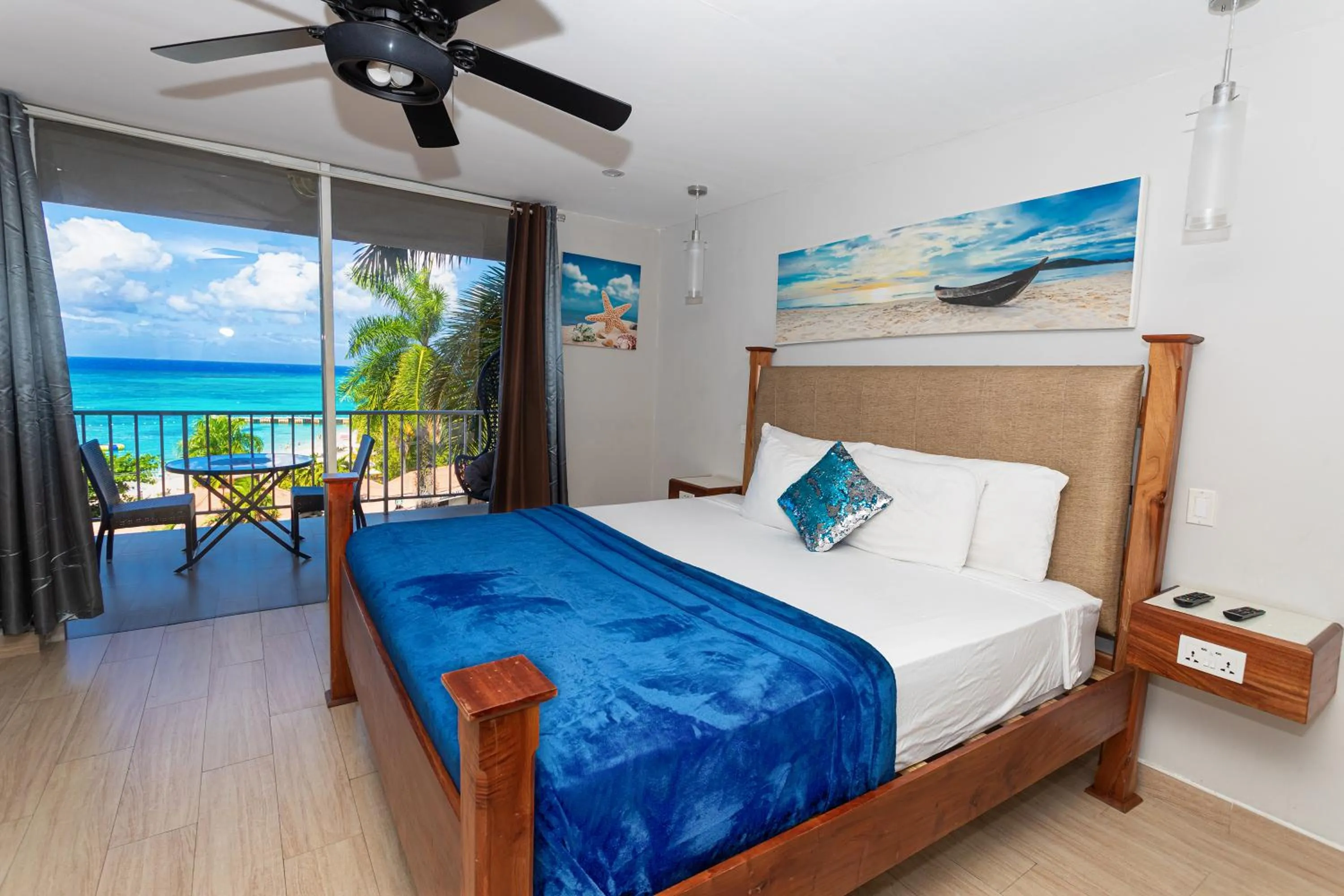 Bed in Montego Bay Club Apartments