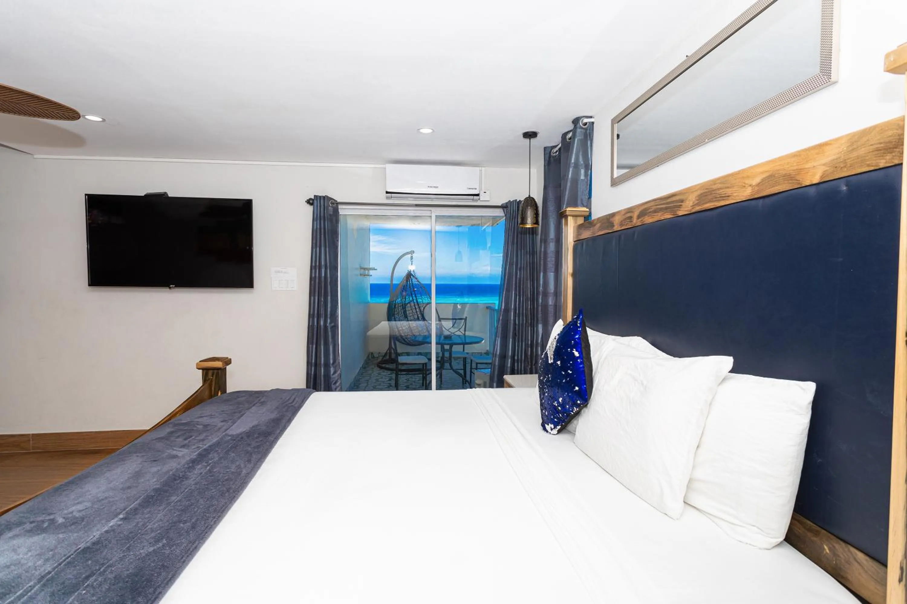 Bed in Montego Bay Club Apartments