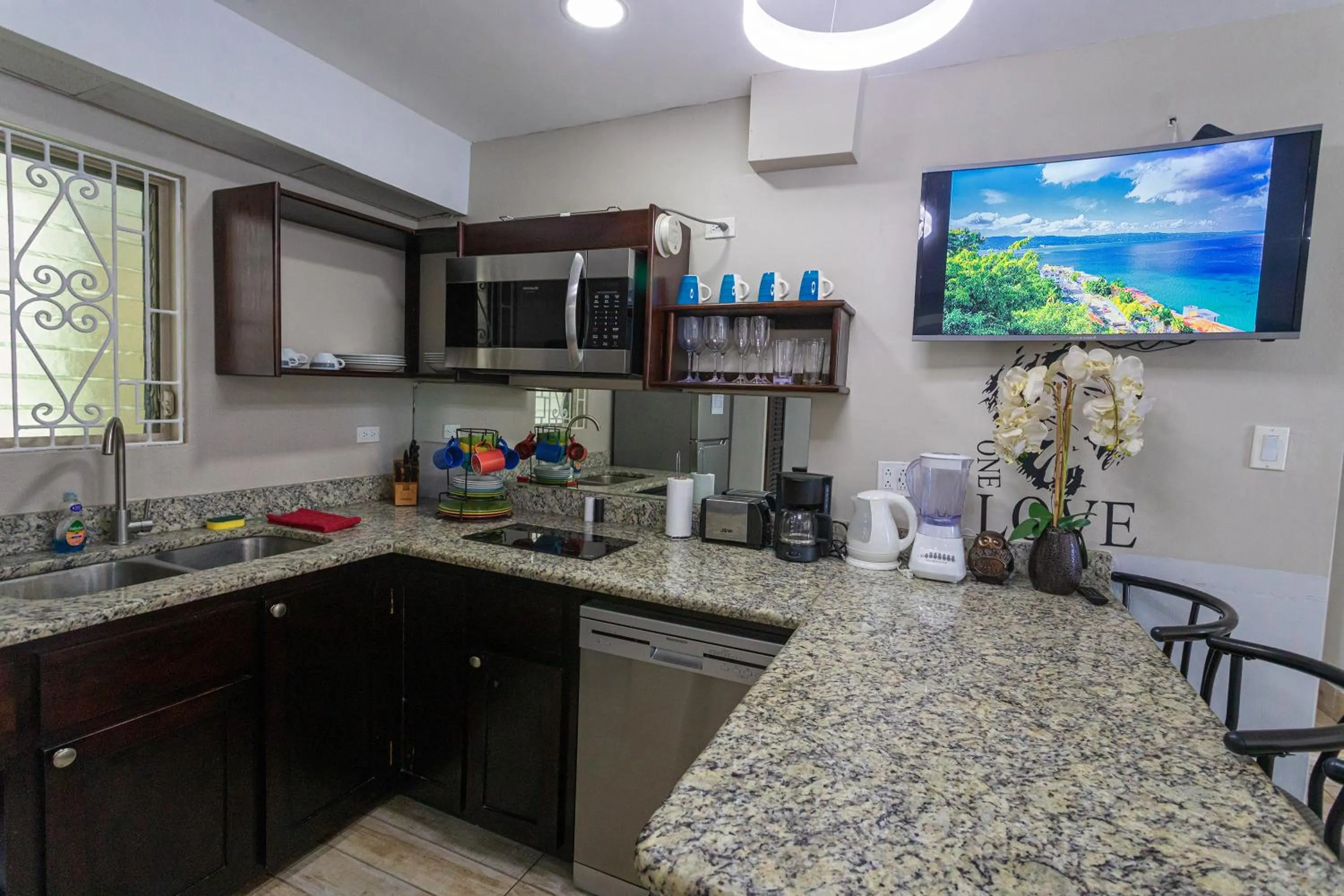 TV and multimedia in Montego Bay Club Apartments