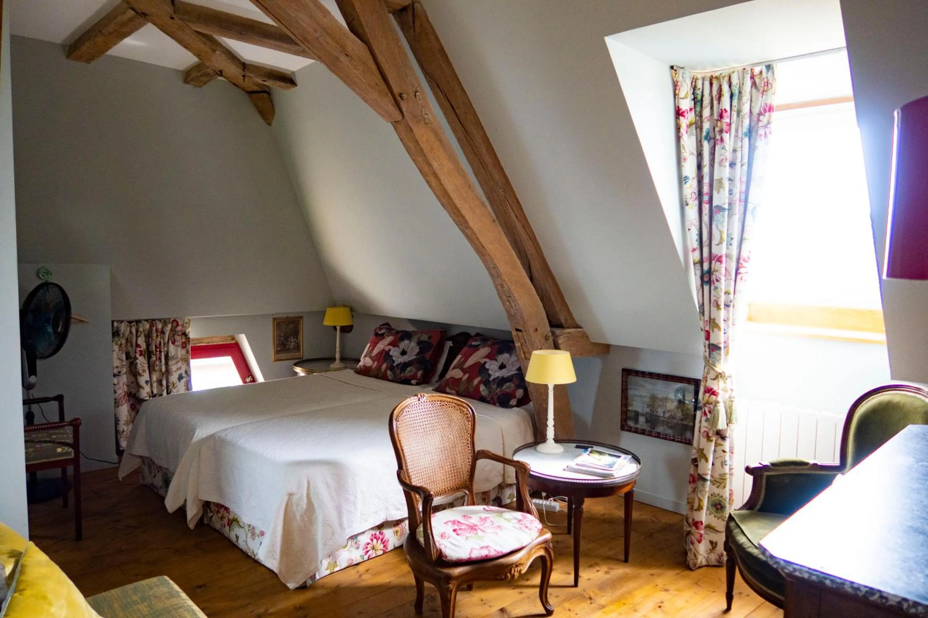 Seating area, Bed in Jan's place in Burgundy