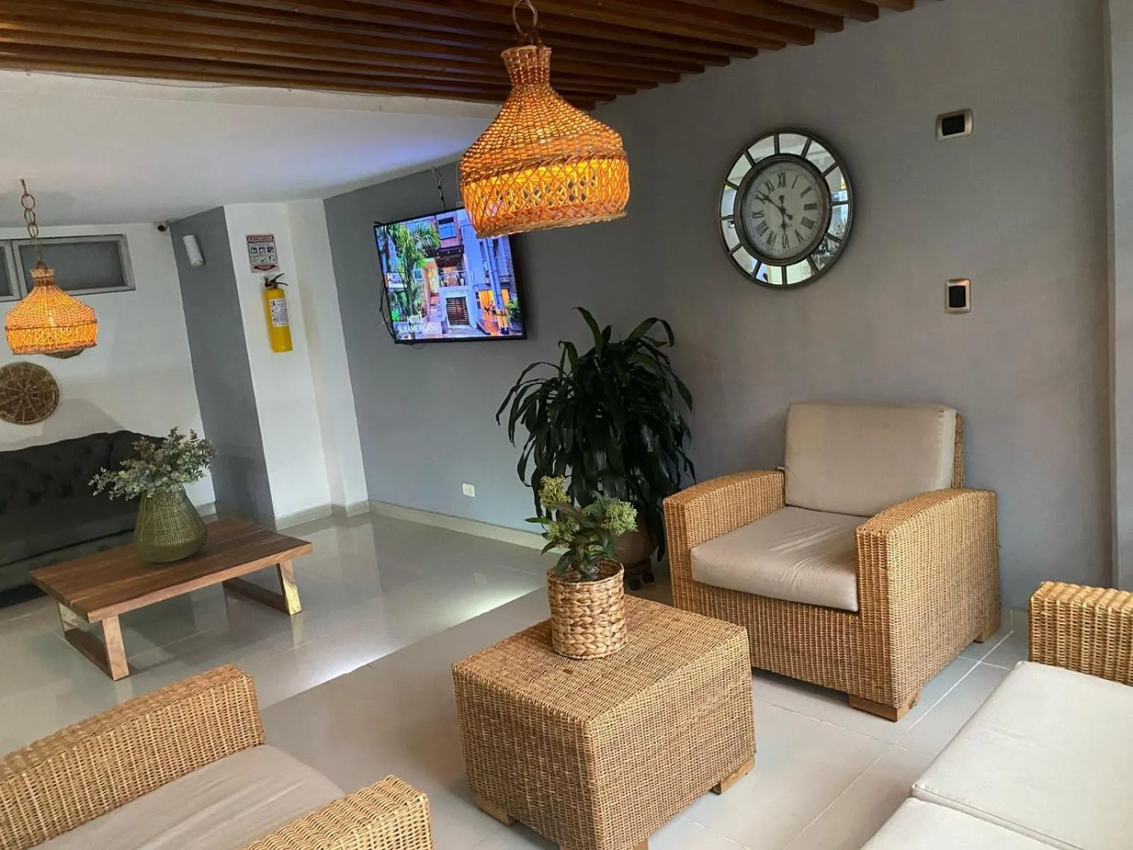 TV and multimedia in Hotel Suramericana