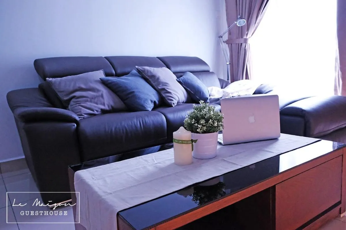 Communal lounge/ TV room in Le Maison GuestHouse Ipoh Majestic