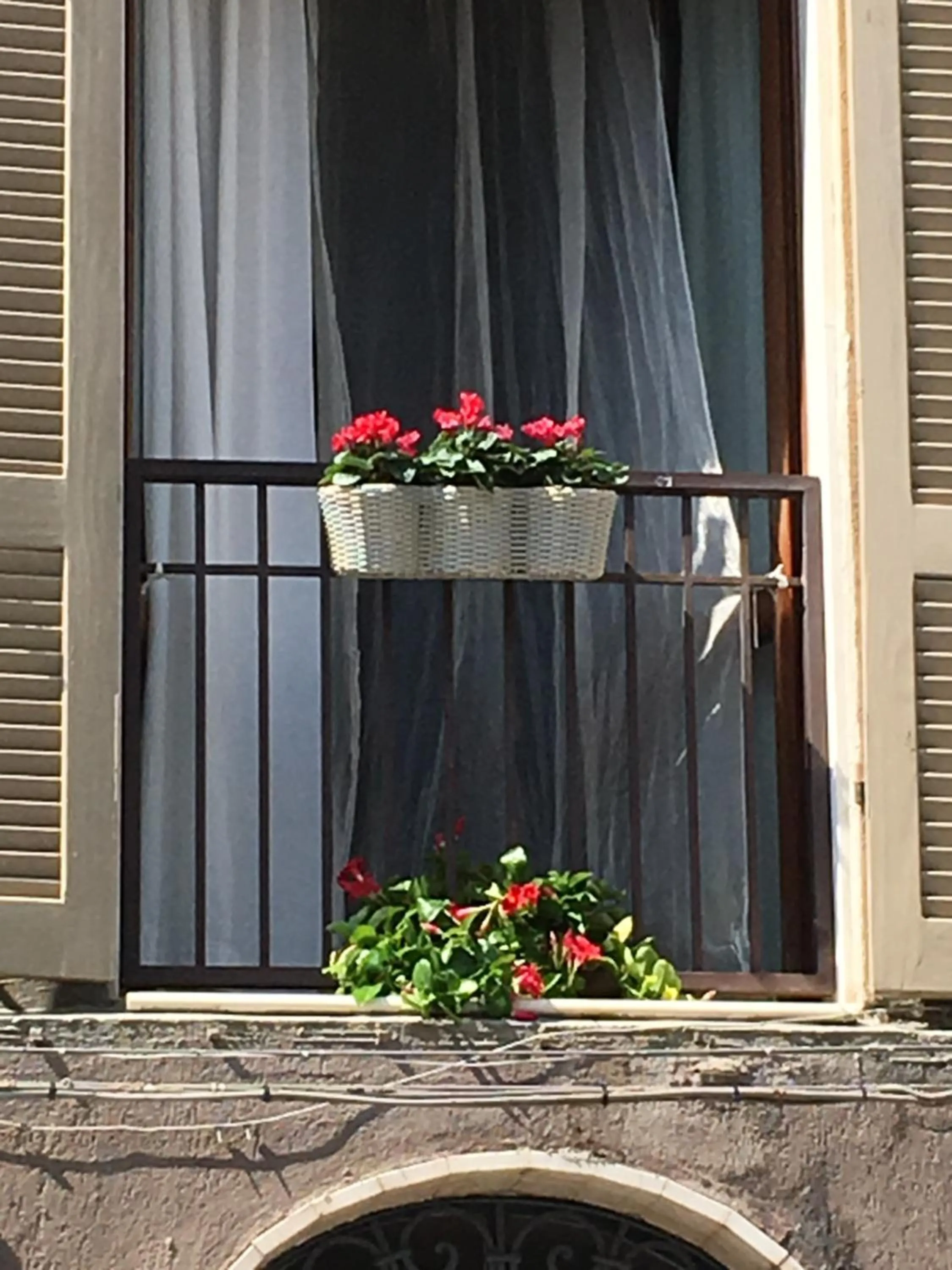 Facade/entrance in 4 in piazza