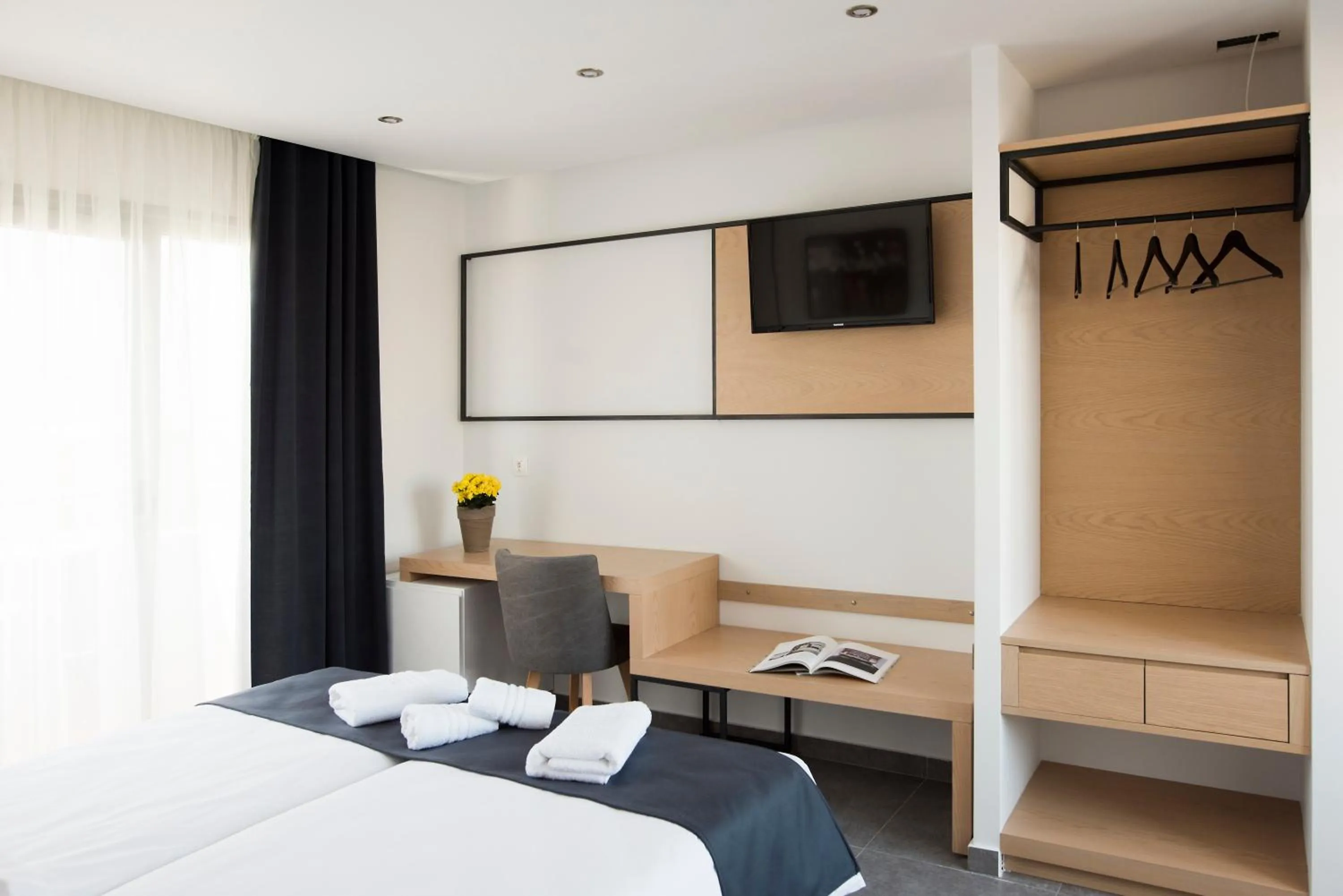 TV and multimedia, Bed in White Luxury