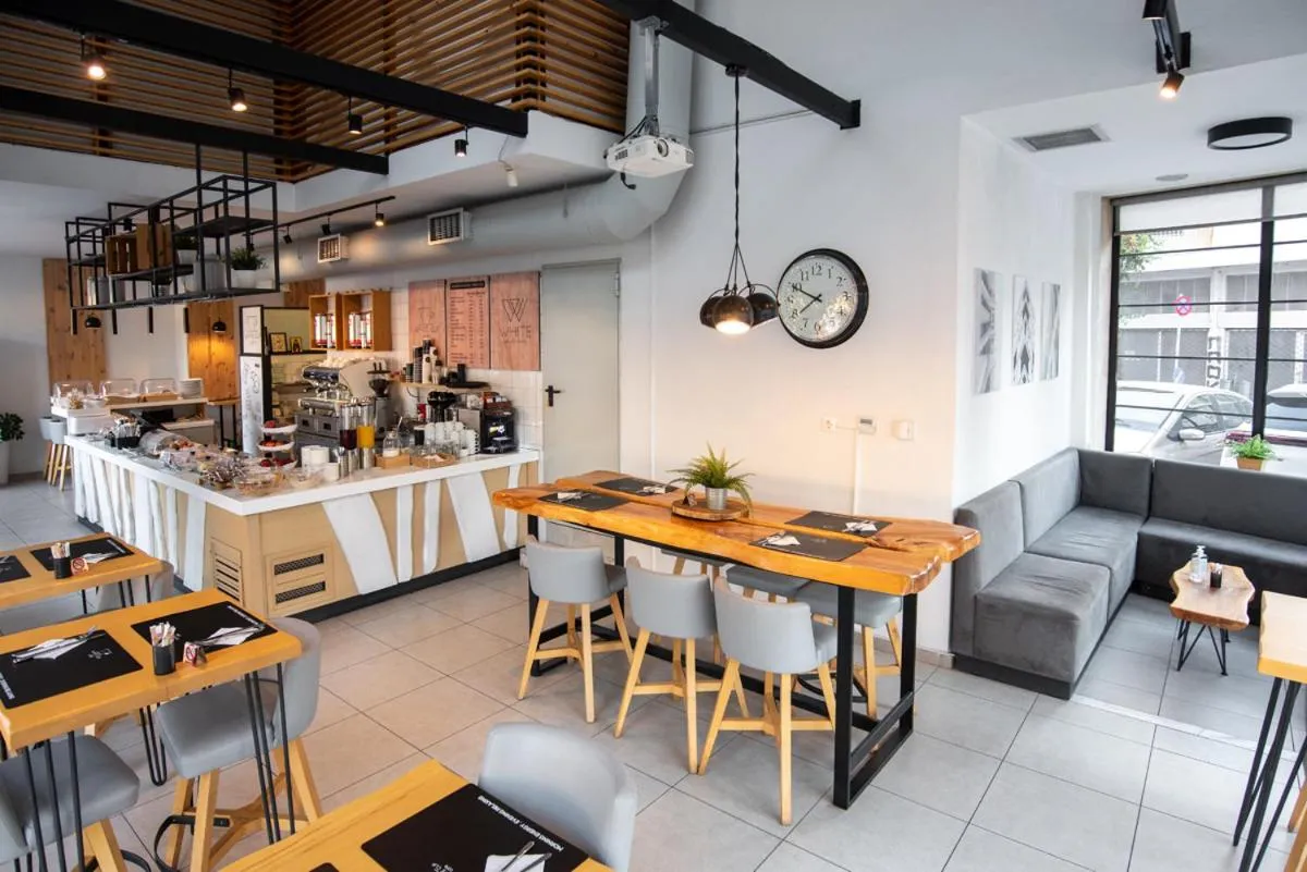 Restaurant/places to eat in White Luxury