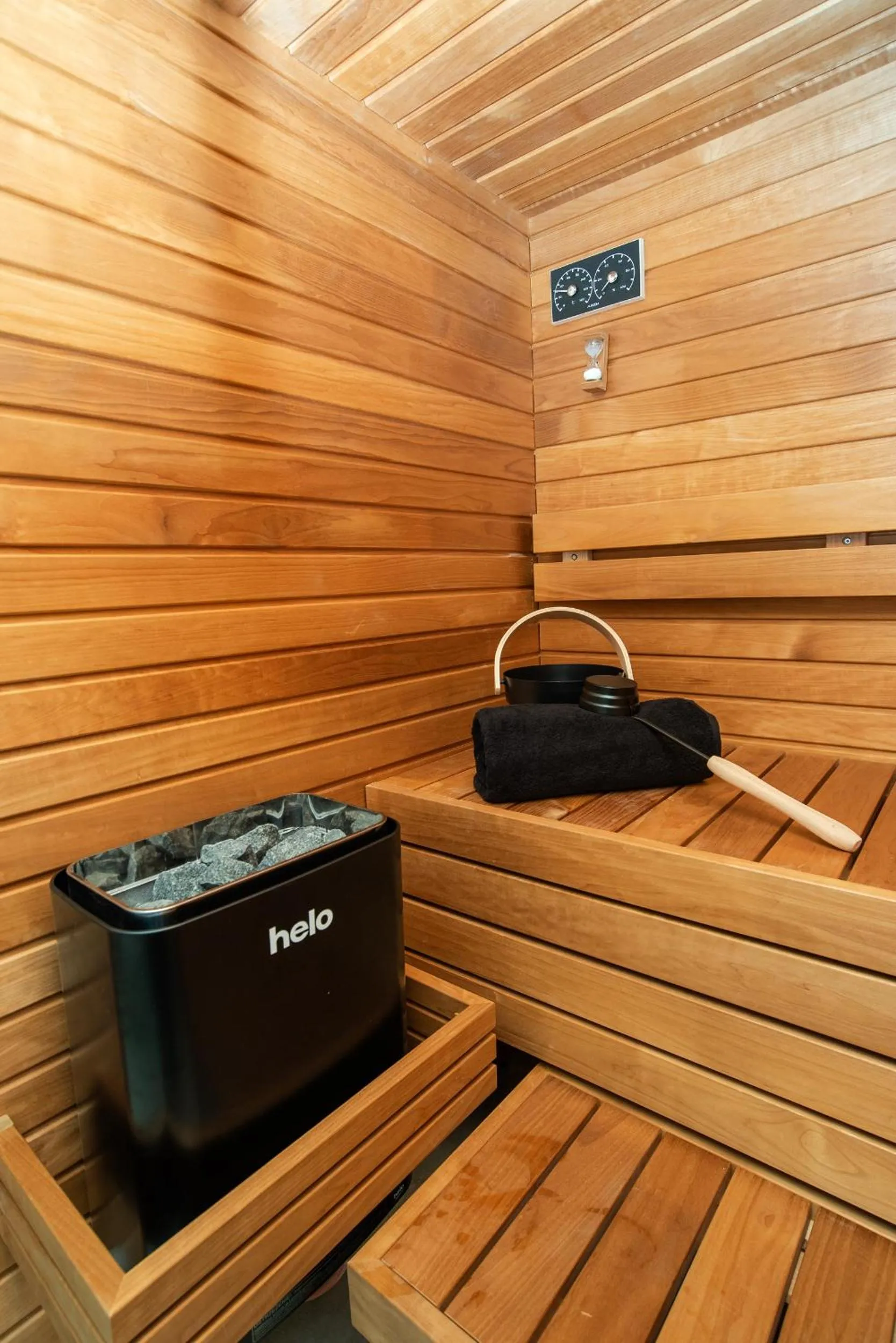 Sauna in White Luxury