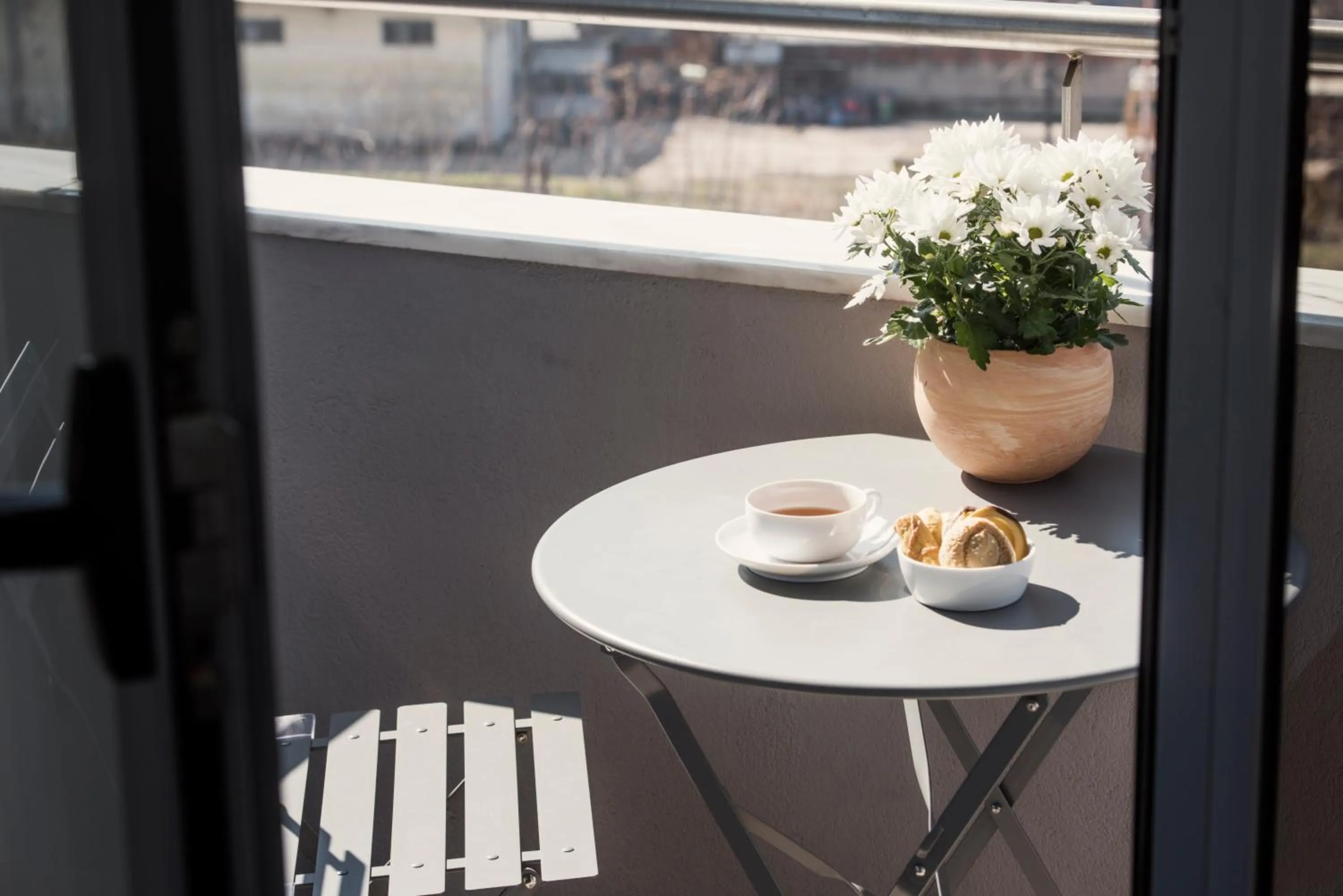 Balcony/Terrace in White Luxury