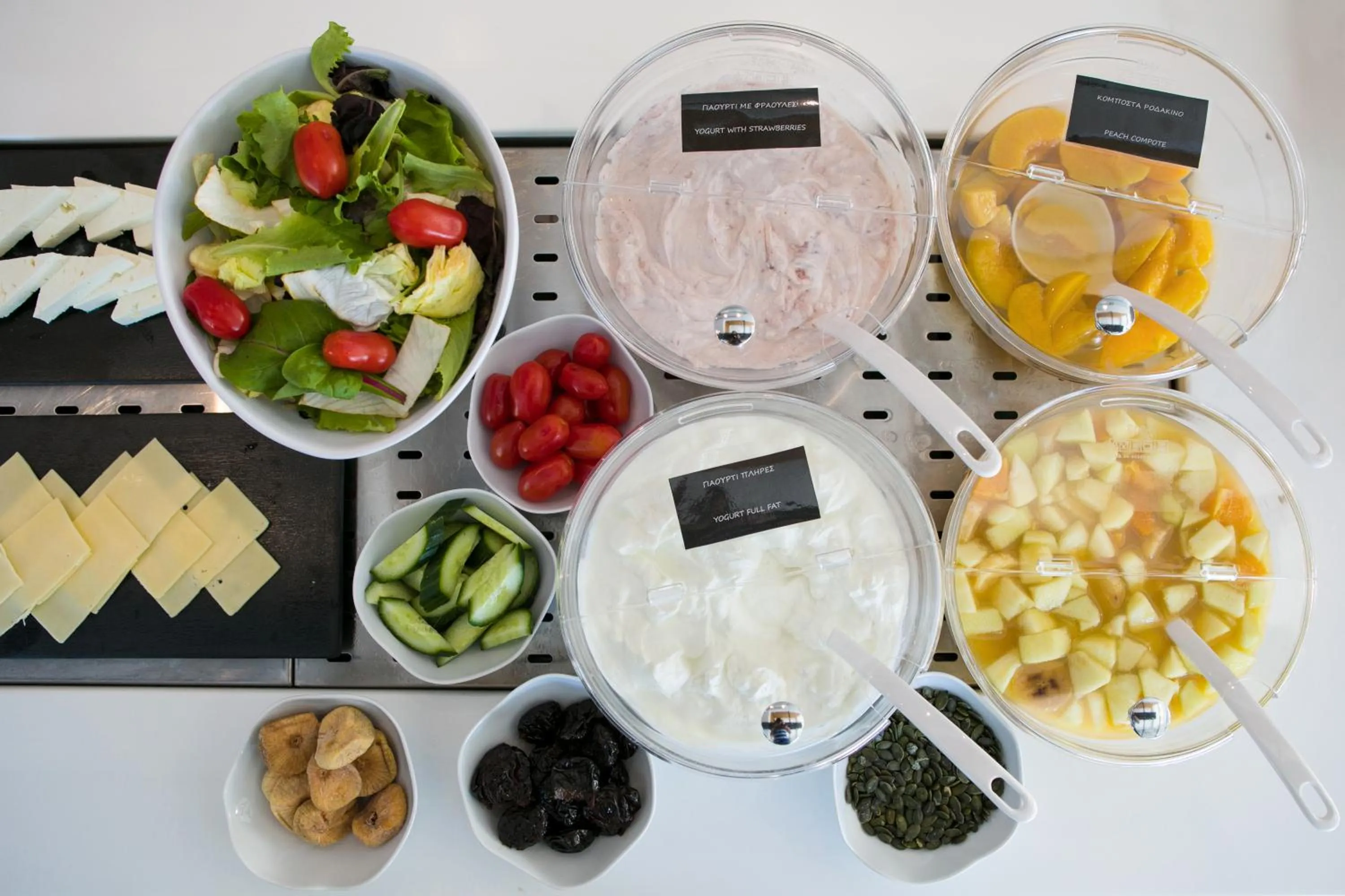 Breakfast in White Luxury