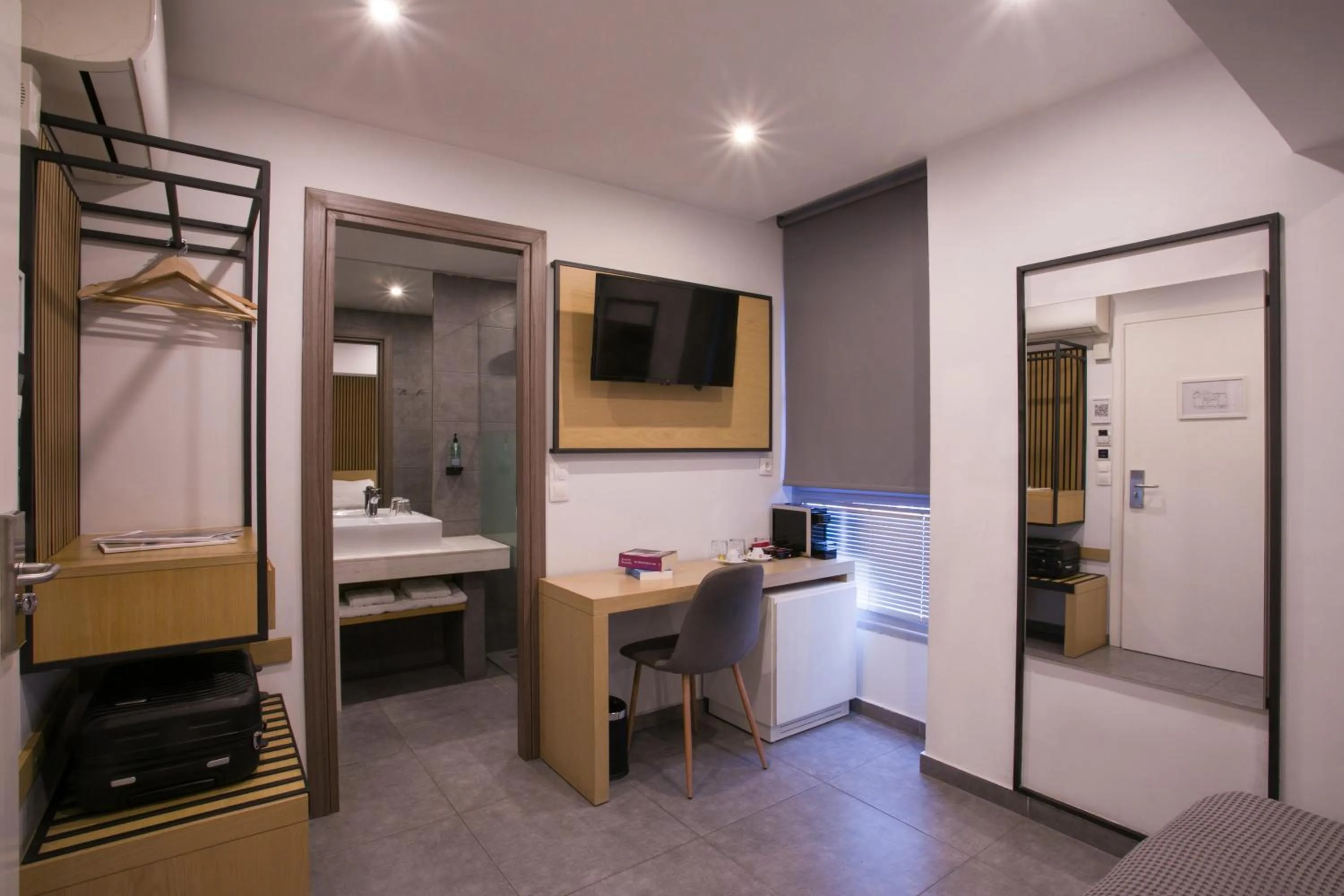 Bathroom in White Luxury