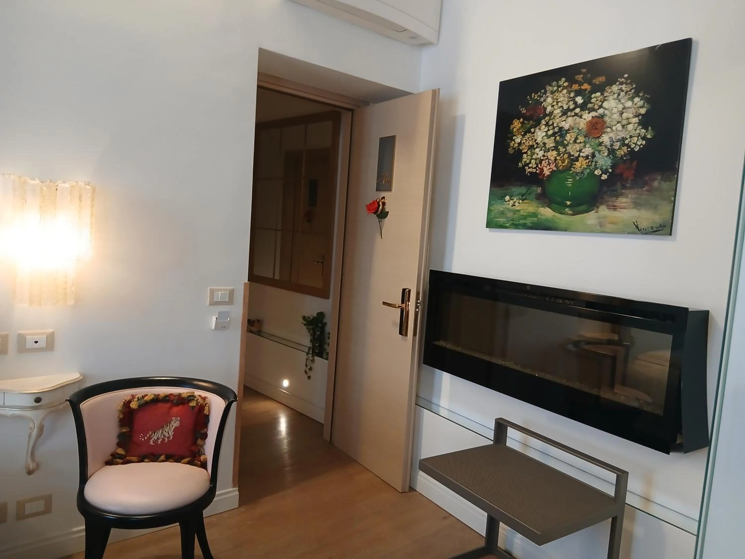 Bedroom in Excellent Trinity Rooms