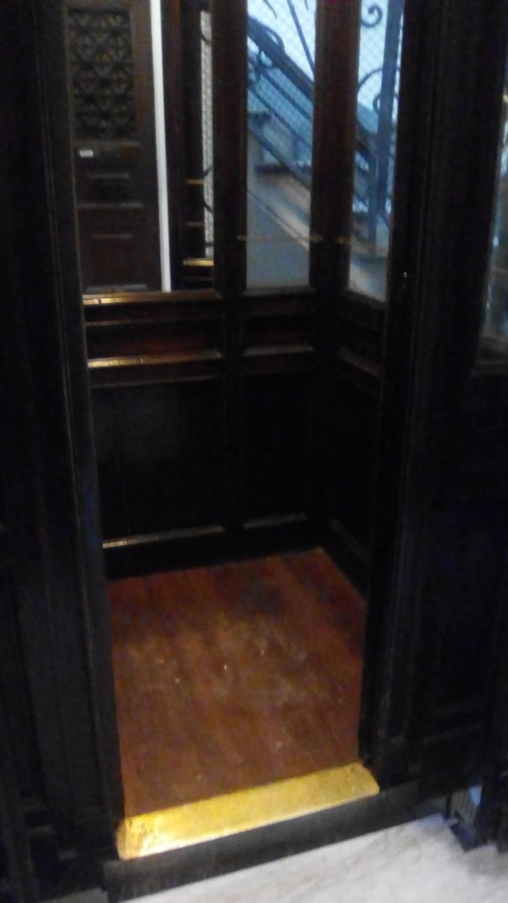 elevator in Excellent Trinity Rooms