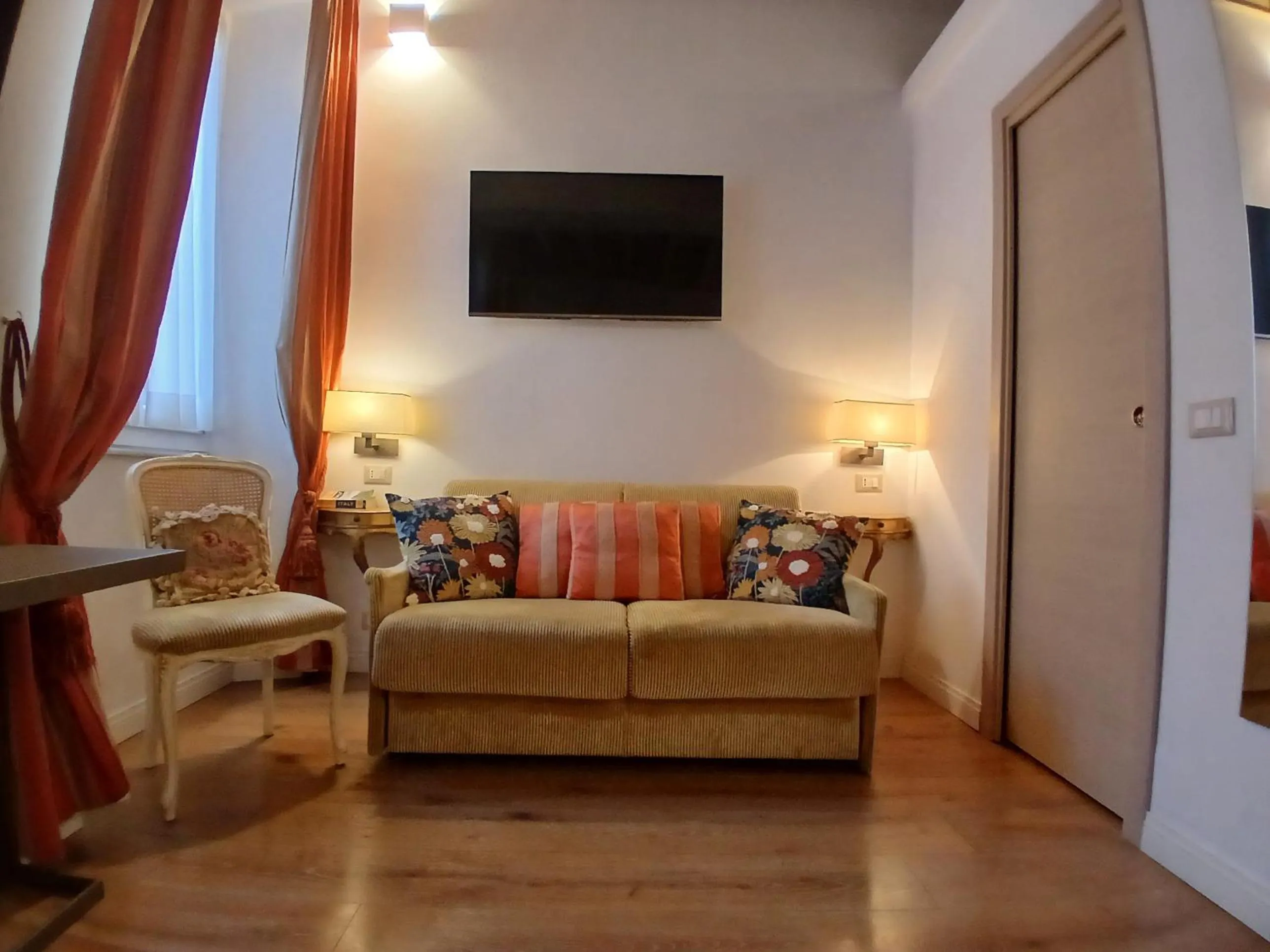 Bedroom in Excellent Trinity Rooms