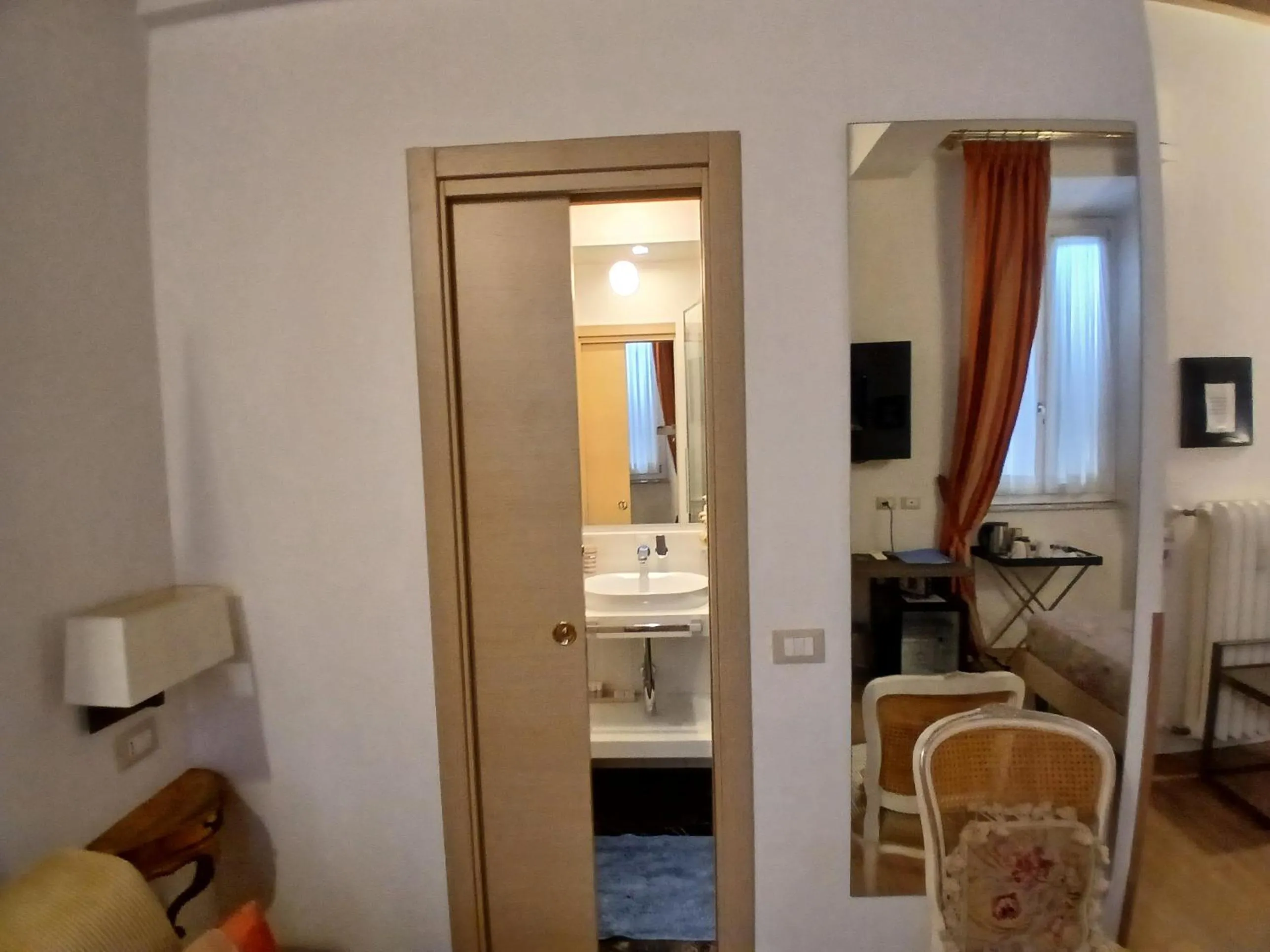 Bathroom in Excellent Trinity Rooms