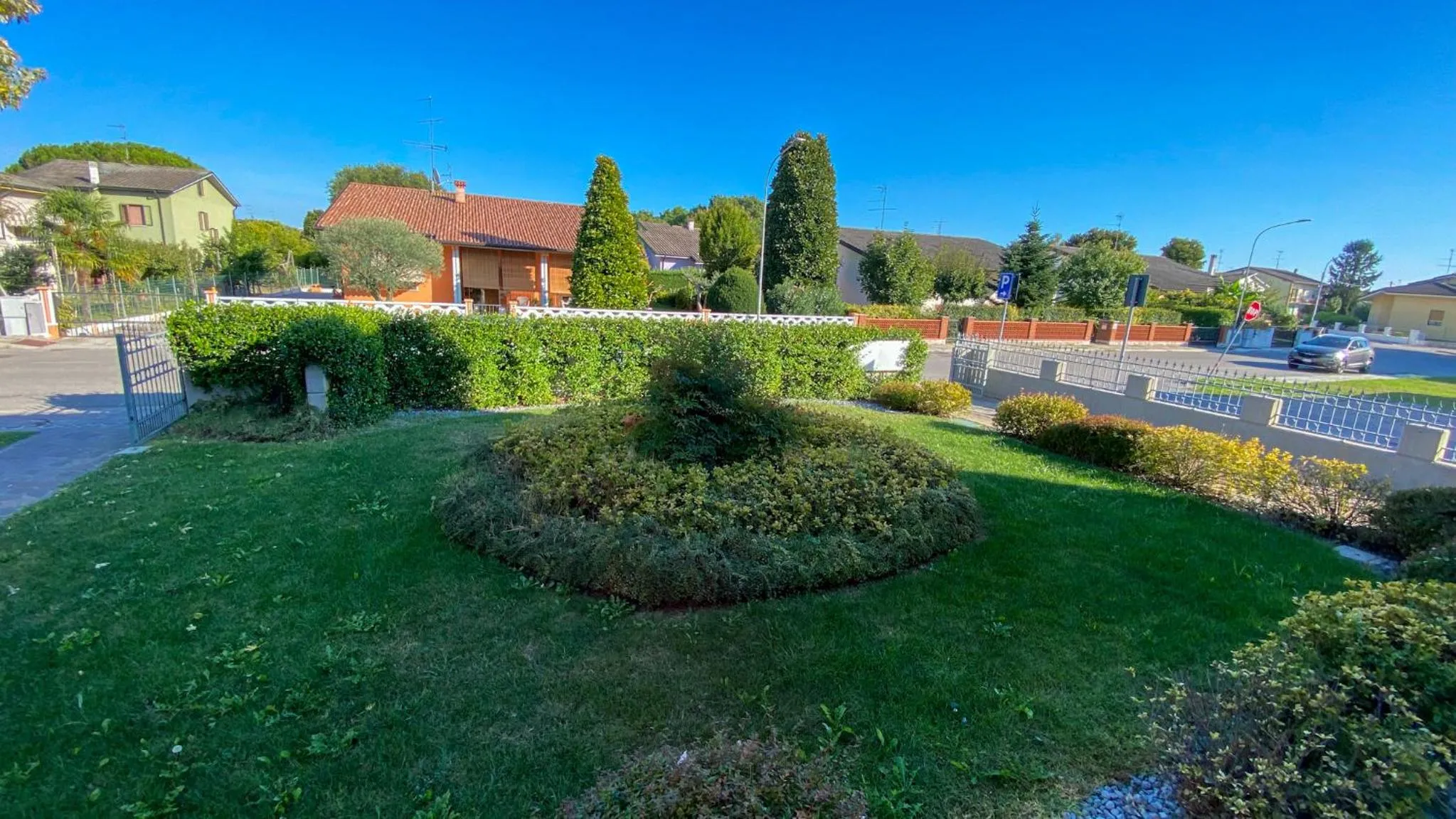 Garden in Bed & Breakfast La Pilona