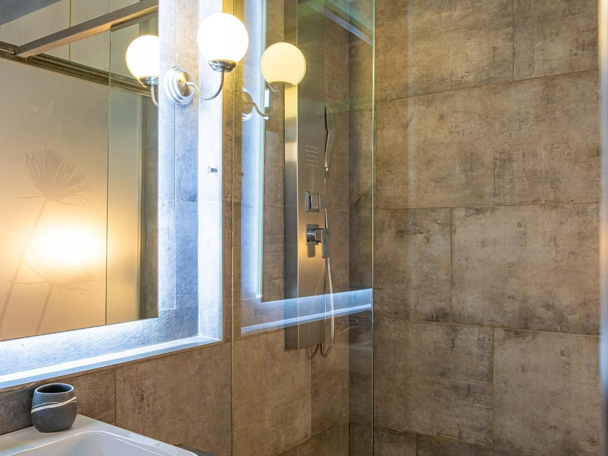 Shower in Design 4 Rooms