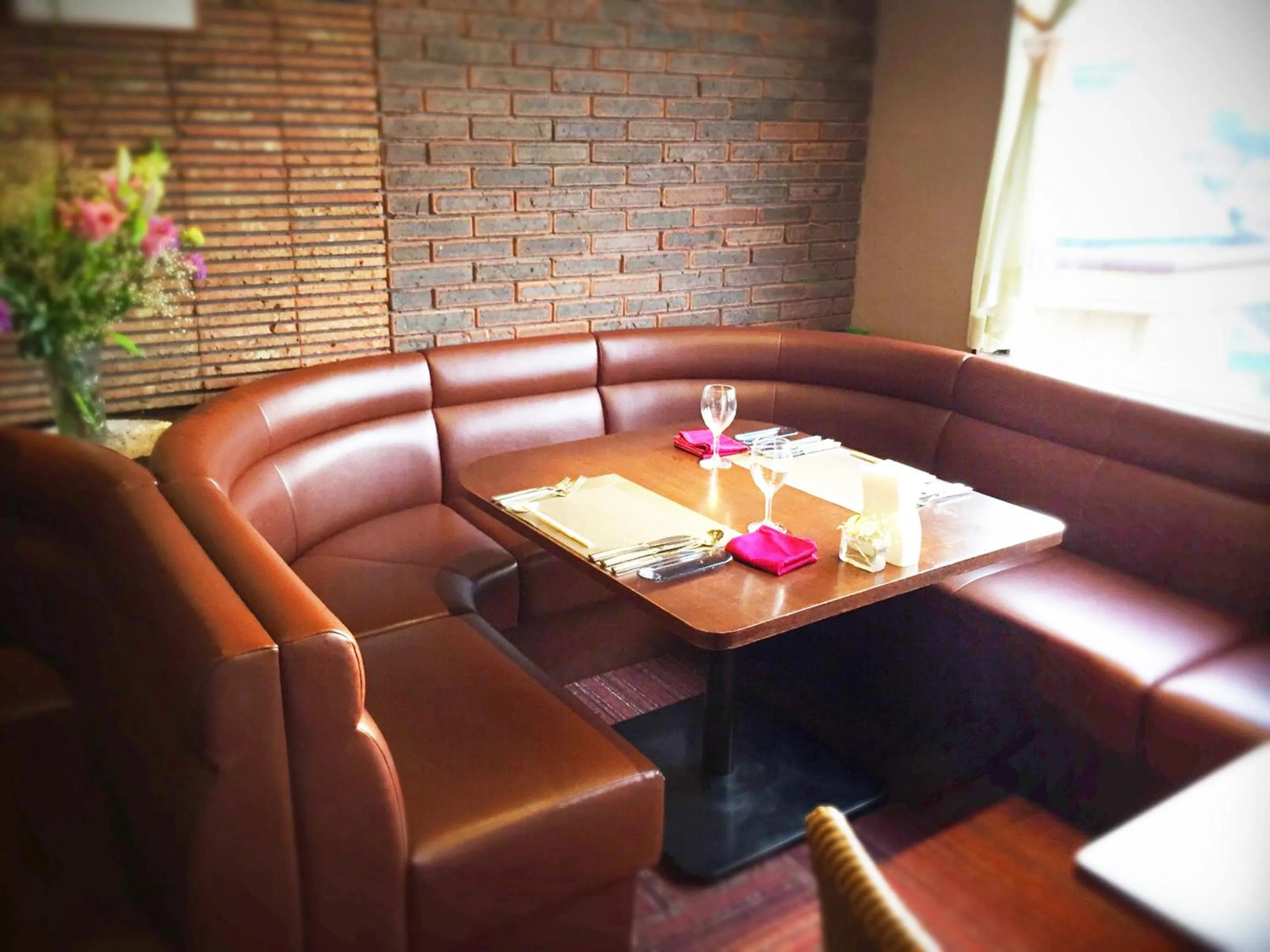 Restaurant/places to eat in Hotel King