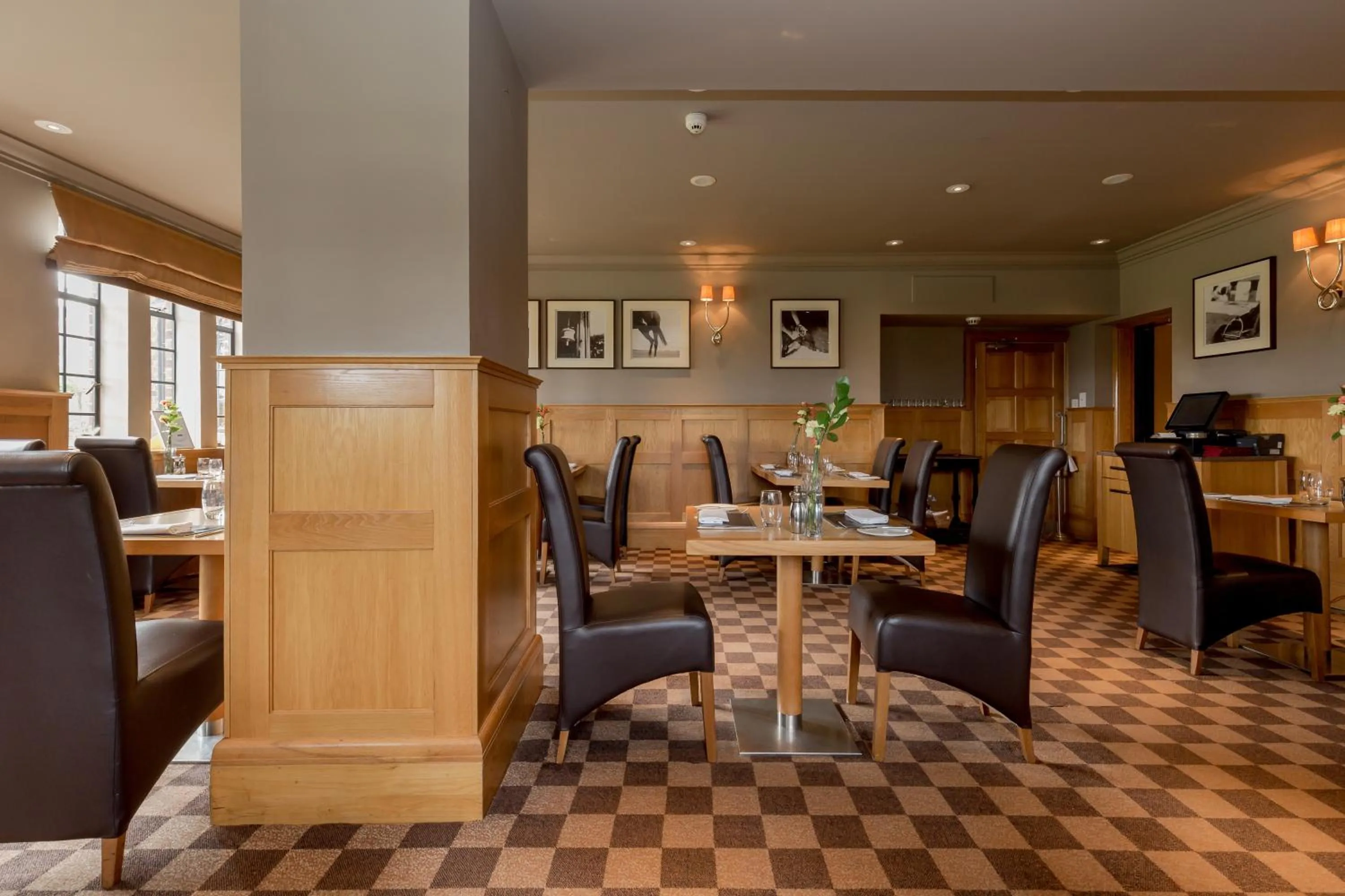 Restaurant/places to eat in Western House Hotel At Ayr Racecourse