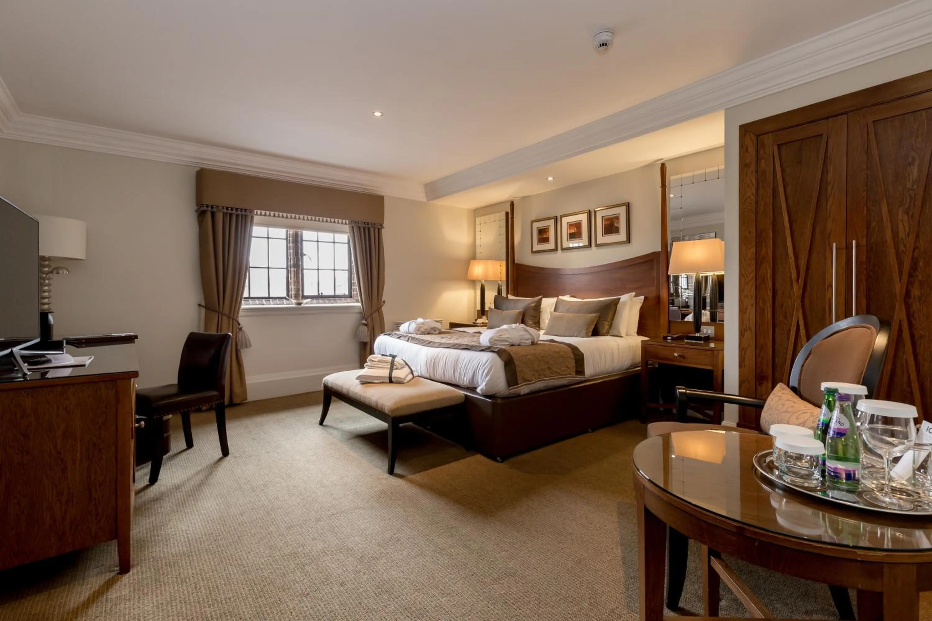 Bedroom, Bed in Western House Hotel At Ayr Racecourse