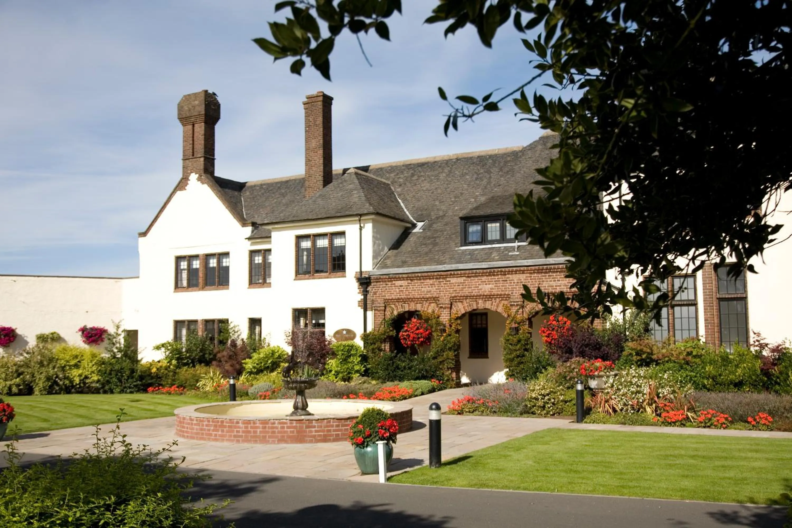 Facade/entrance in Western House Hotel At Ayr Racecourse