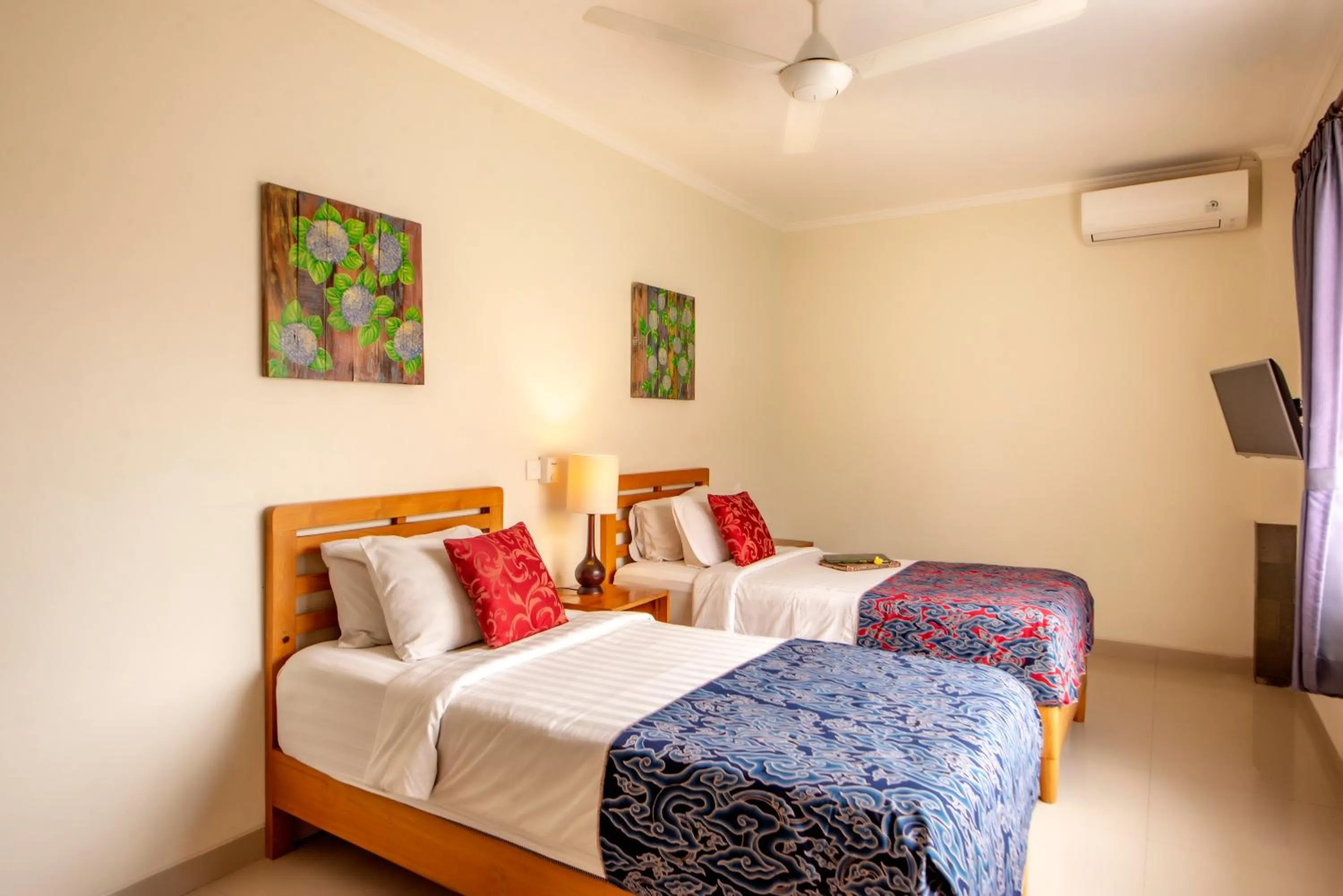 Bedroom, Bed in Jani's Place Cottage by Purely