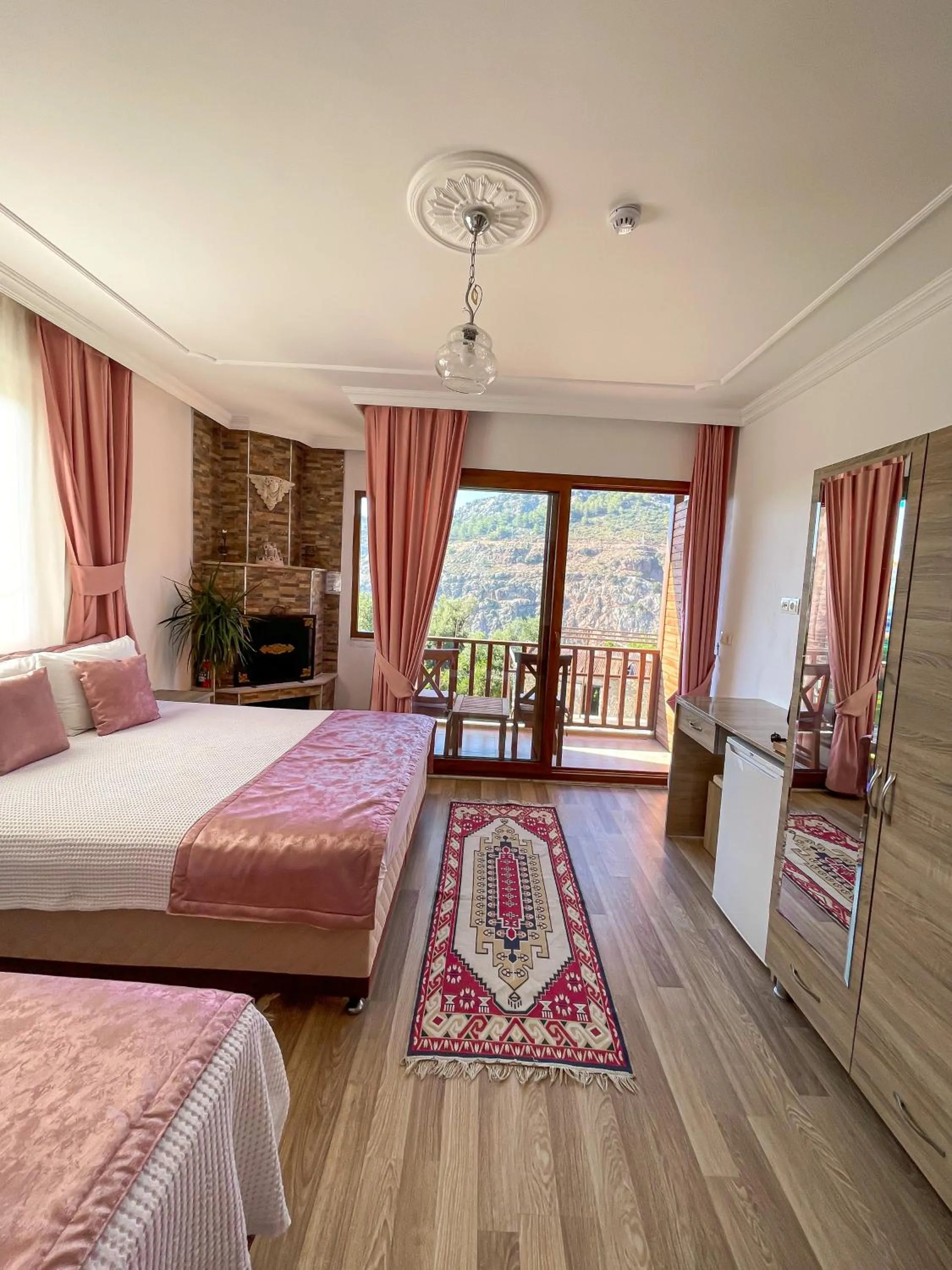 Photo of the whole room, Bed in Faralya Misafir Evi