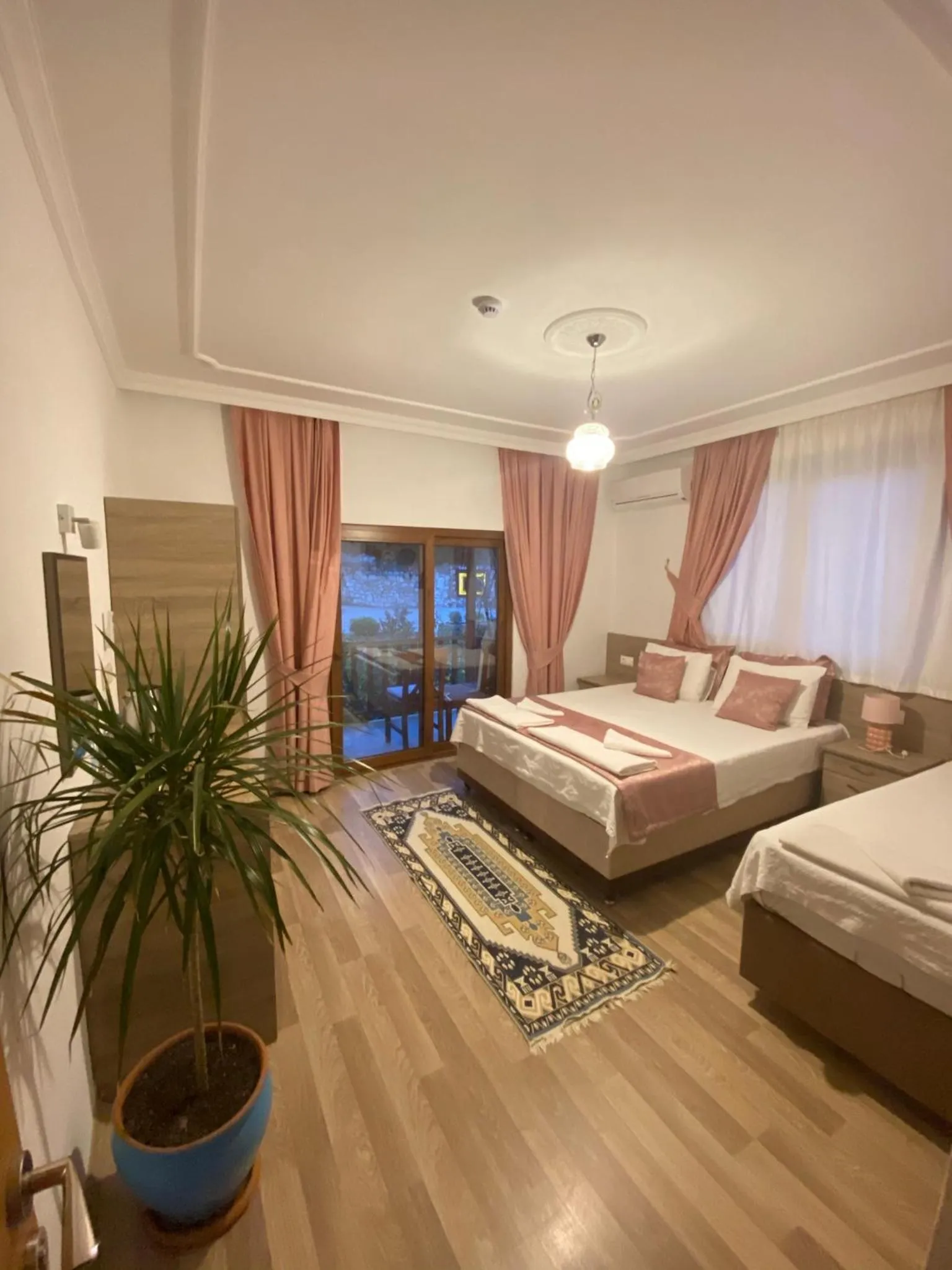 Photo of the whole room, Bed in Faralya Misafir Evi