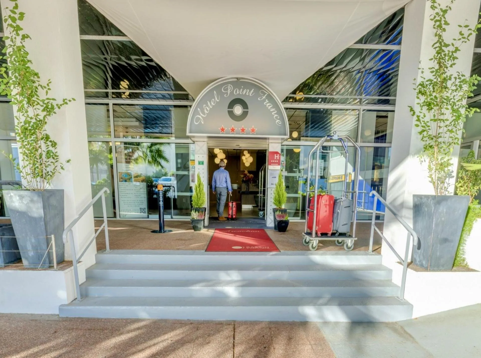 Property building in Hôtel Point France