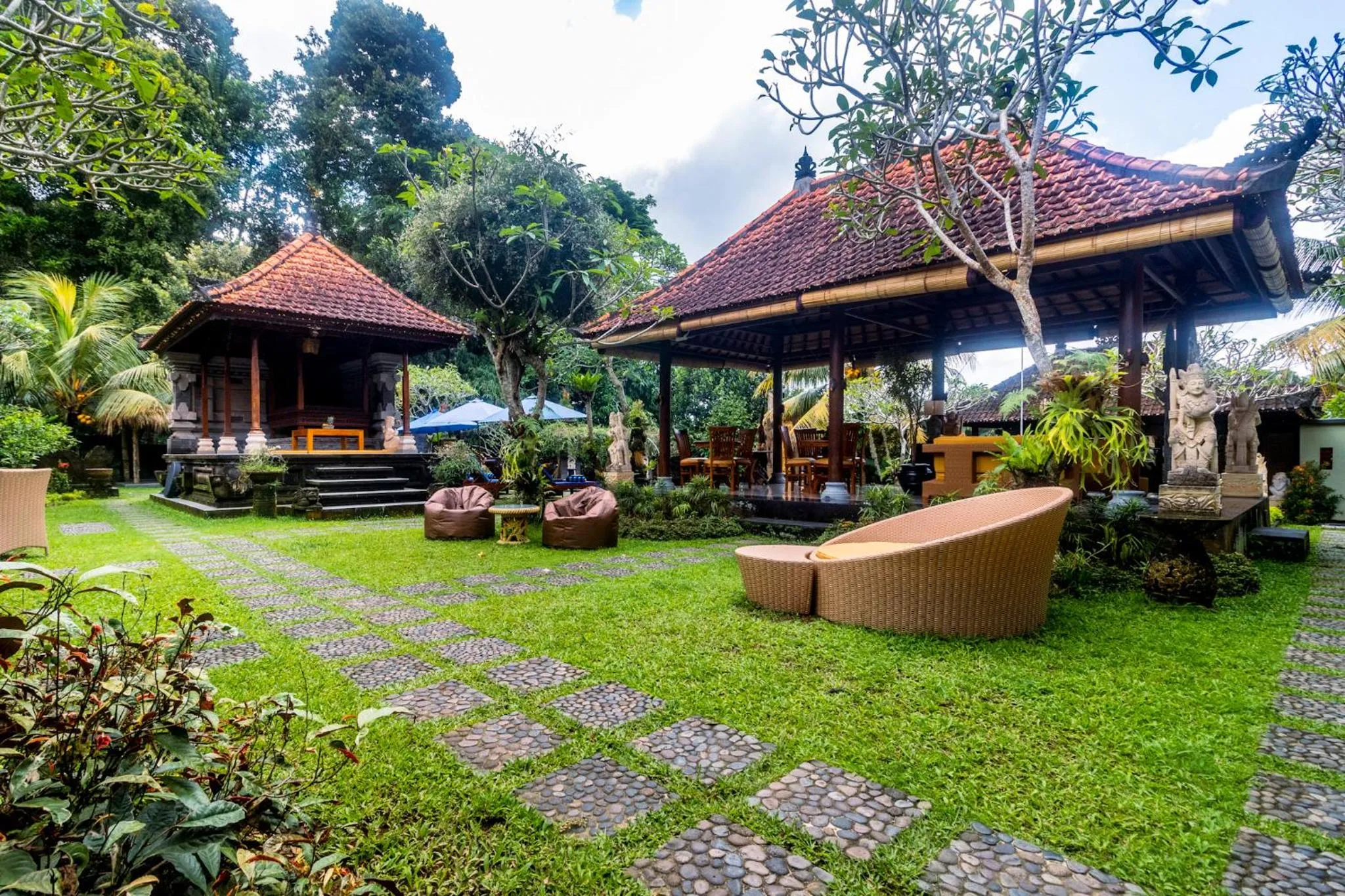 Garden in Asli Bali Villas by AGATA