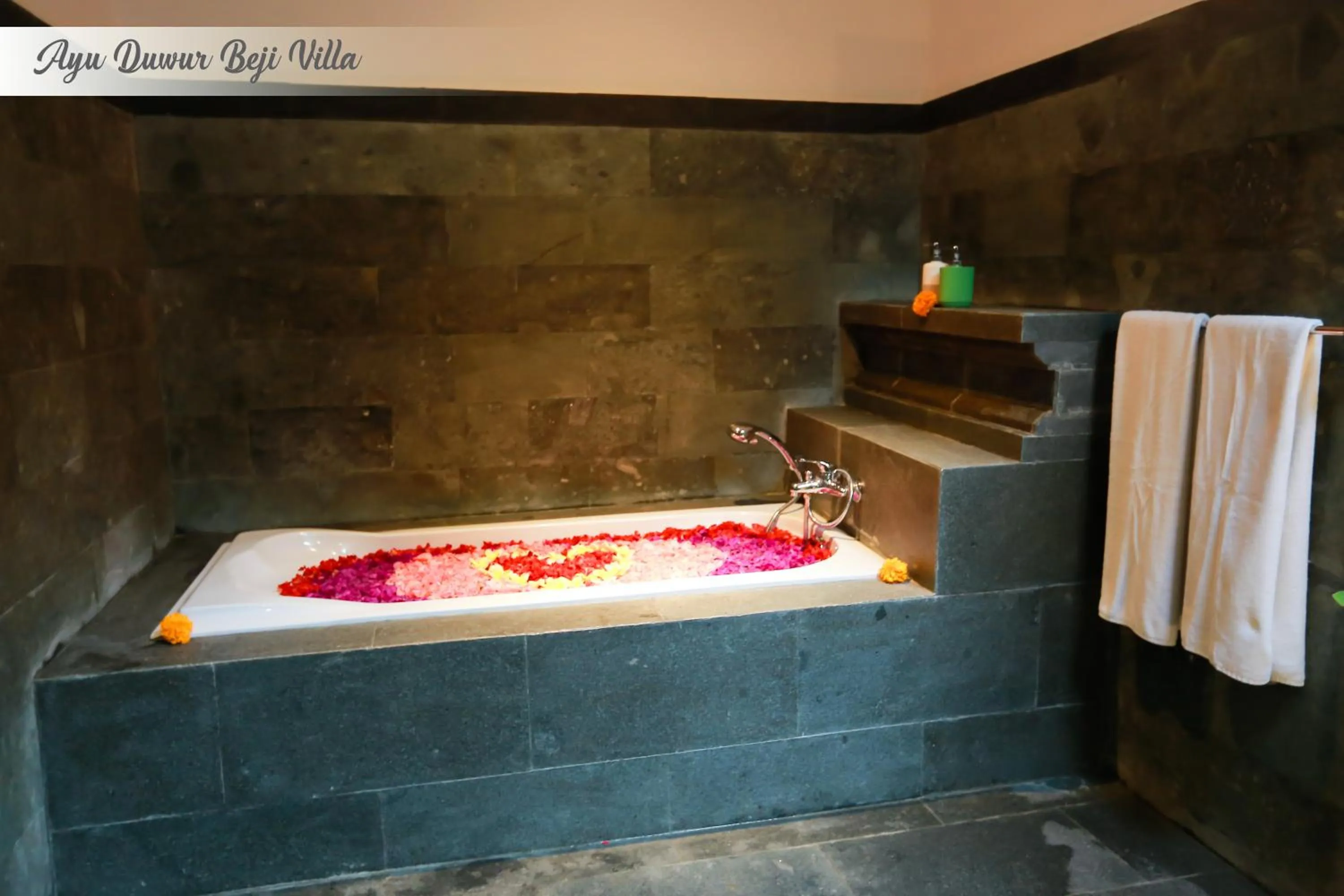 Bathroom in Ayu Duwur Beji