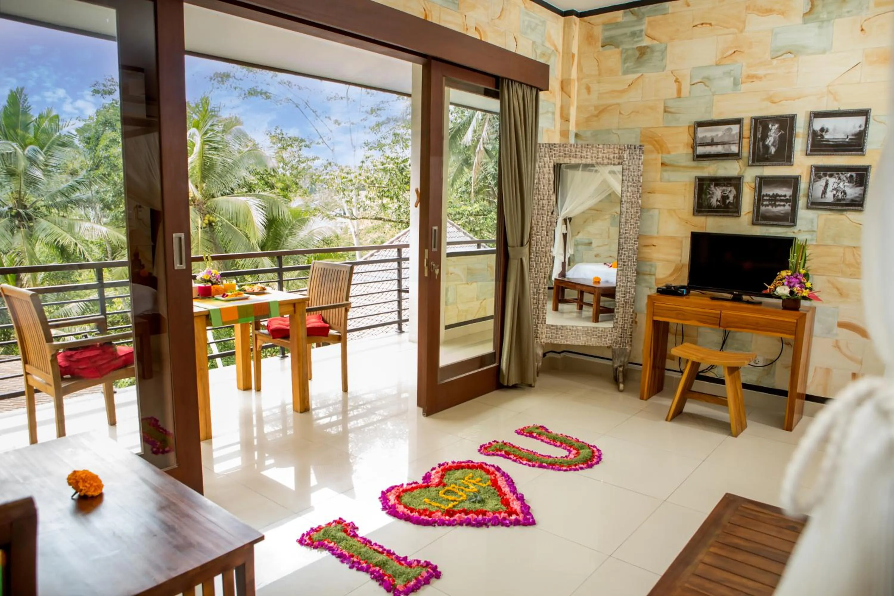 Balcony/Terrace in Ayu Duwur Beji