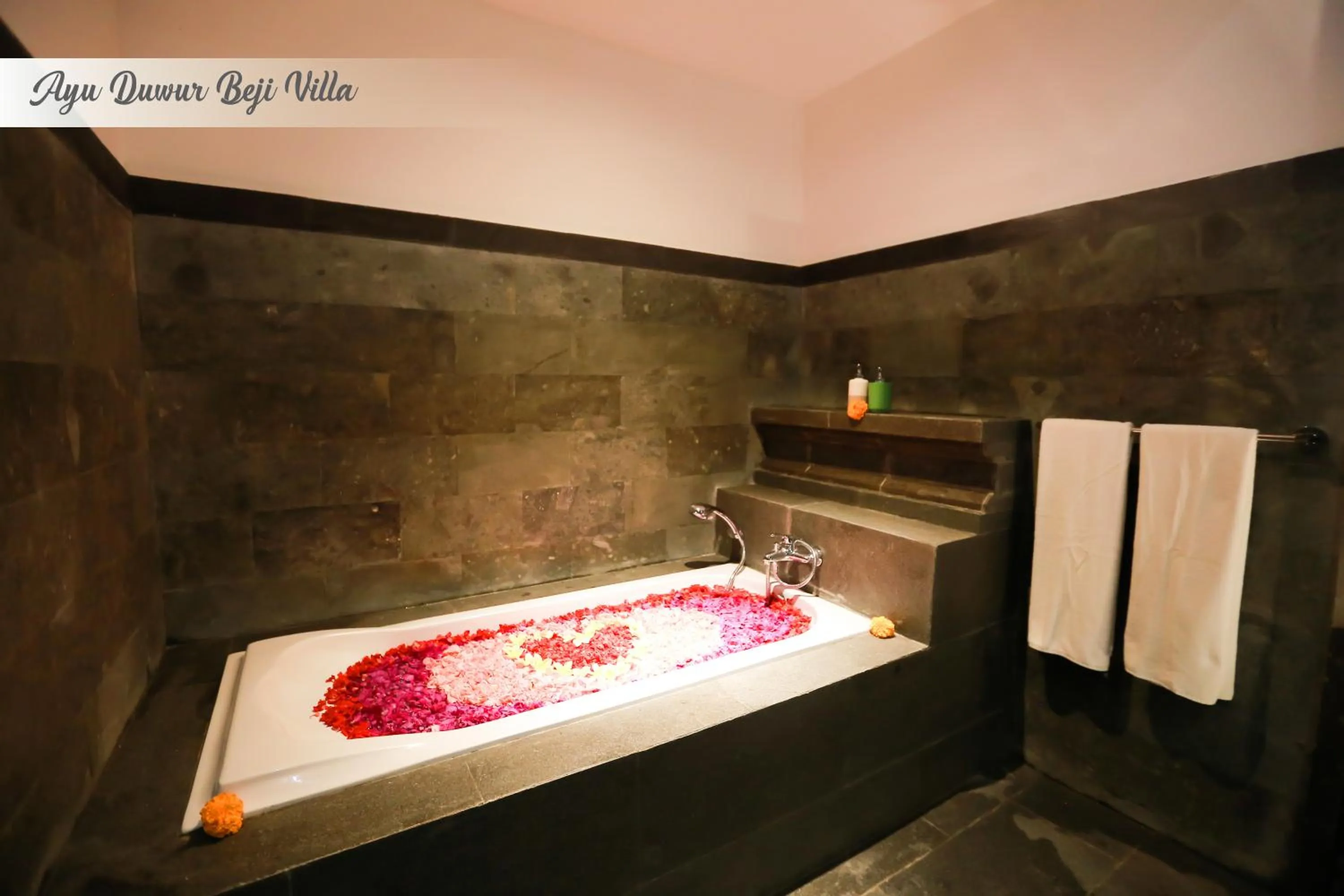 Bathroom in Ayu Duwur Beji