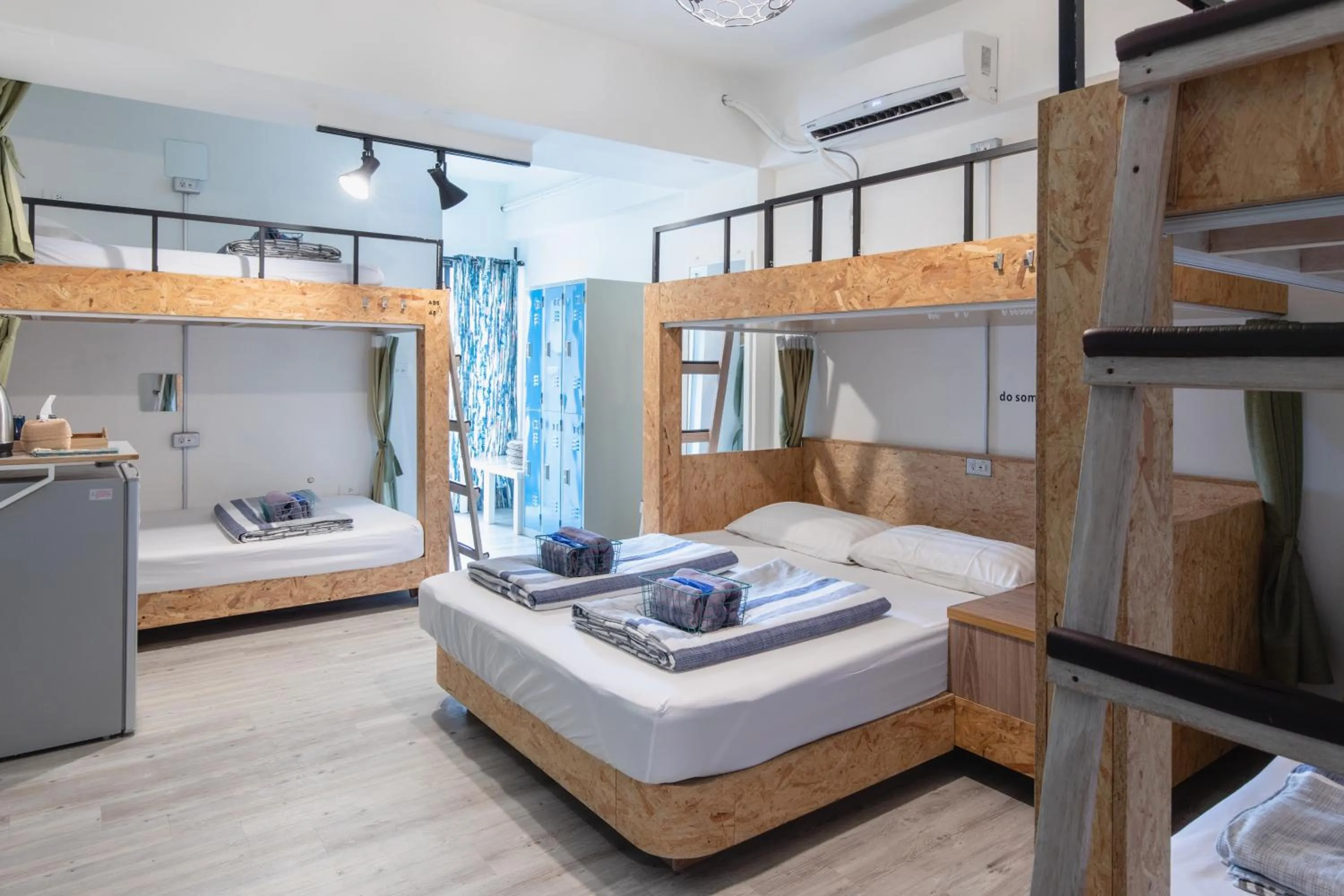 Bed in EATzzZ Hostel