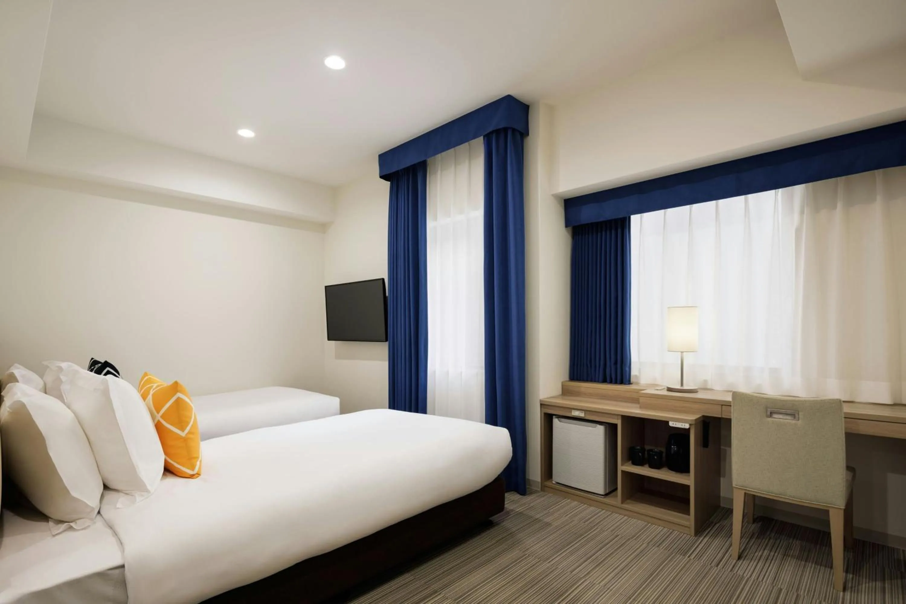 Photo of the whole room, Bed in UNIZO INN Kanazawa Hyakumangoku Dori