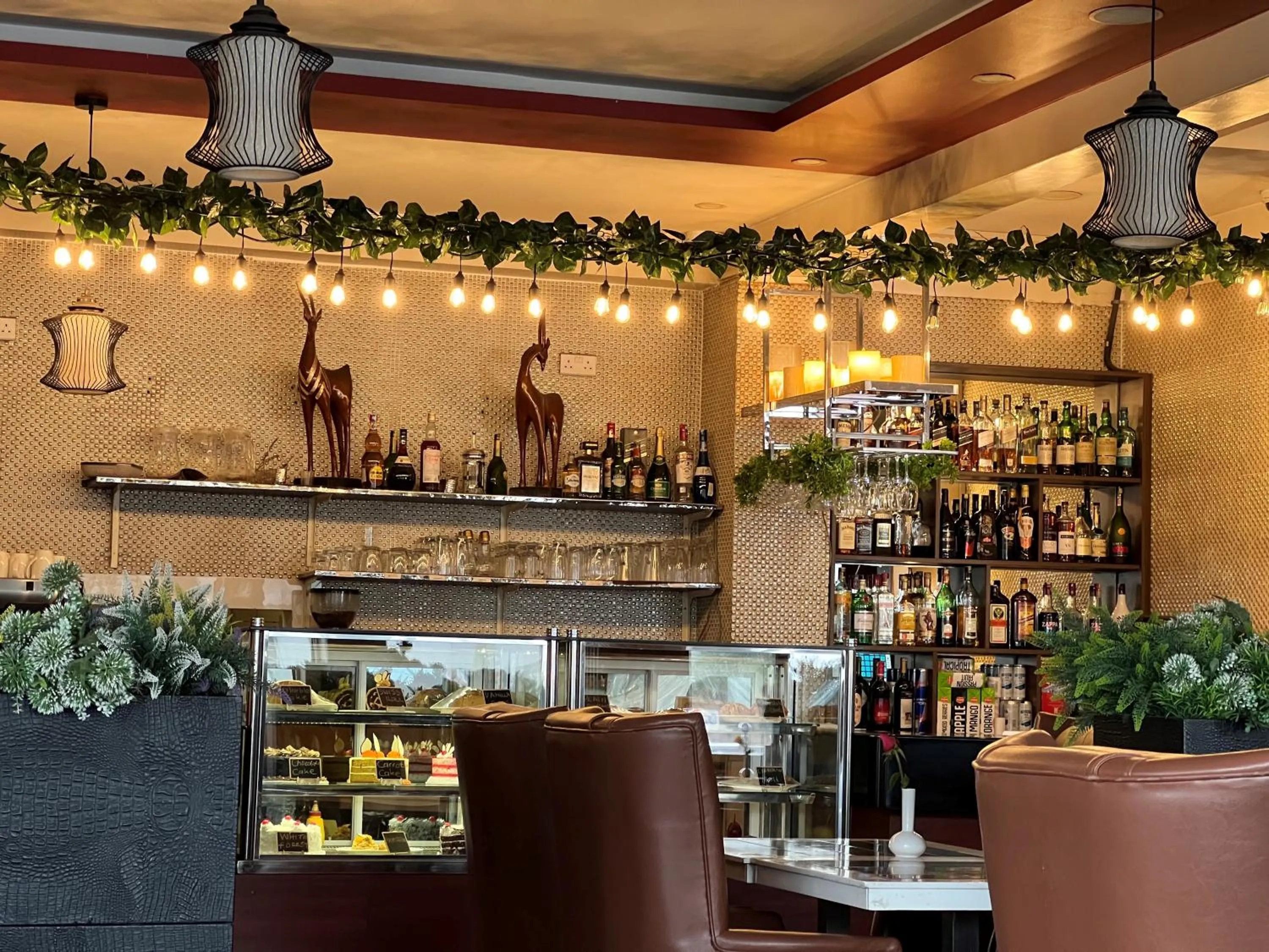 Restaurant/places to eat in The Ole-Ken Hotel