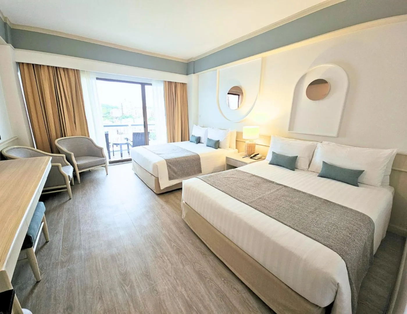 Bedroom, Bed in Cosy Beach Hotel - SHA Extra Plus