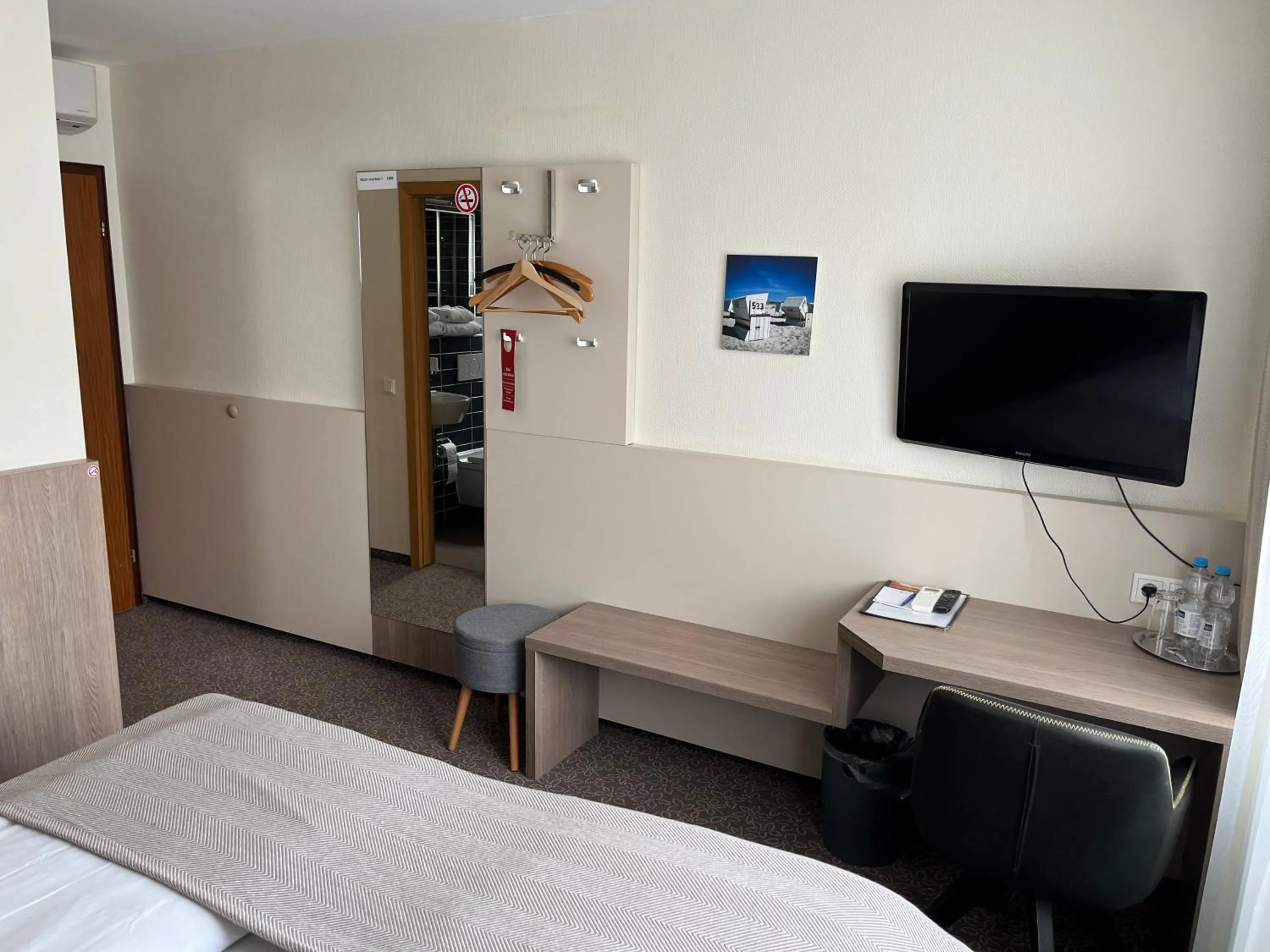 Photo of the whole room, Bed in Hotel Zum Ritter