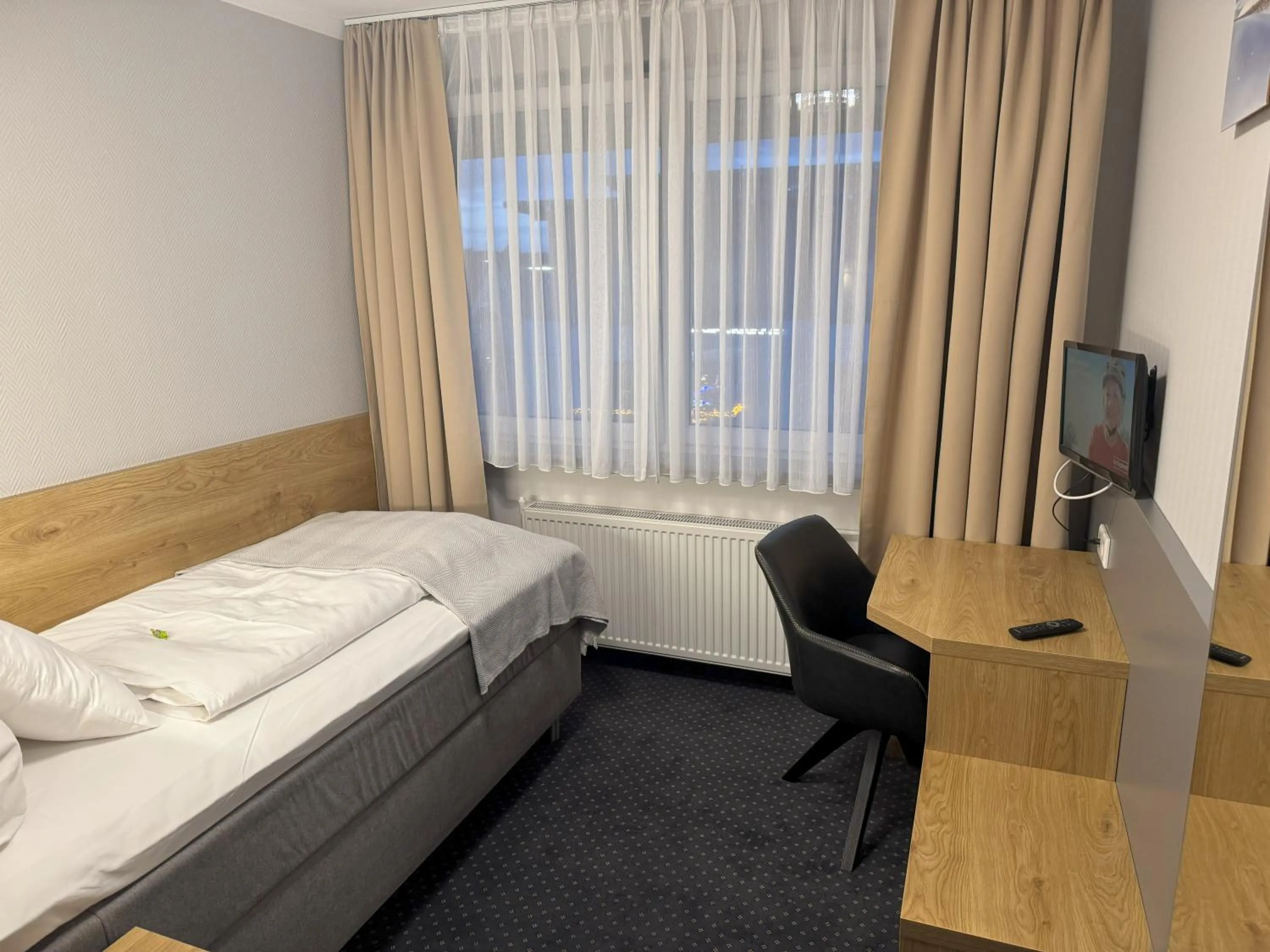 Photo of the whole room, Bed in Hotel Zum Ritter