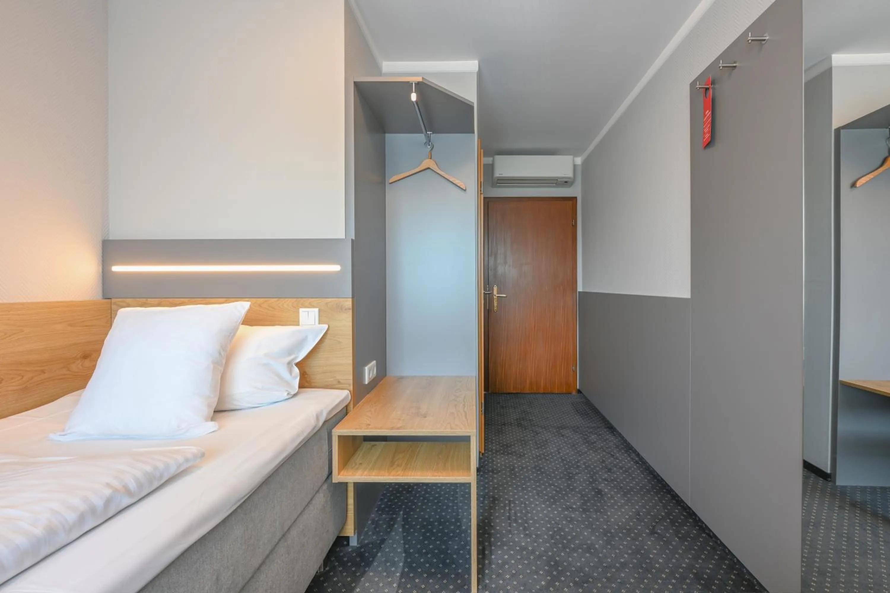 Photo of the whole room, Bed in Hotel Zum Ritter