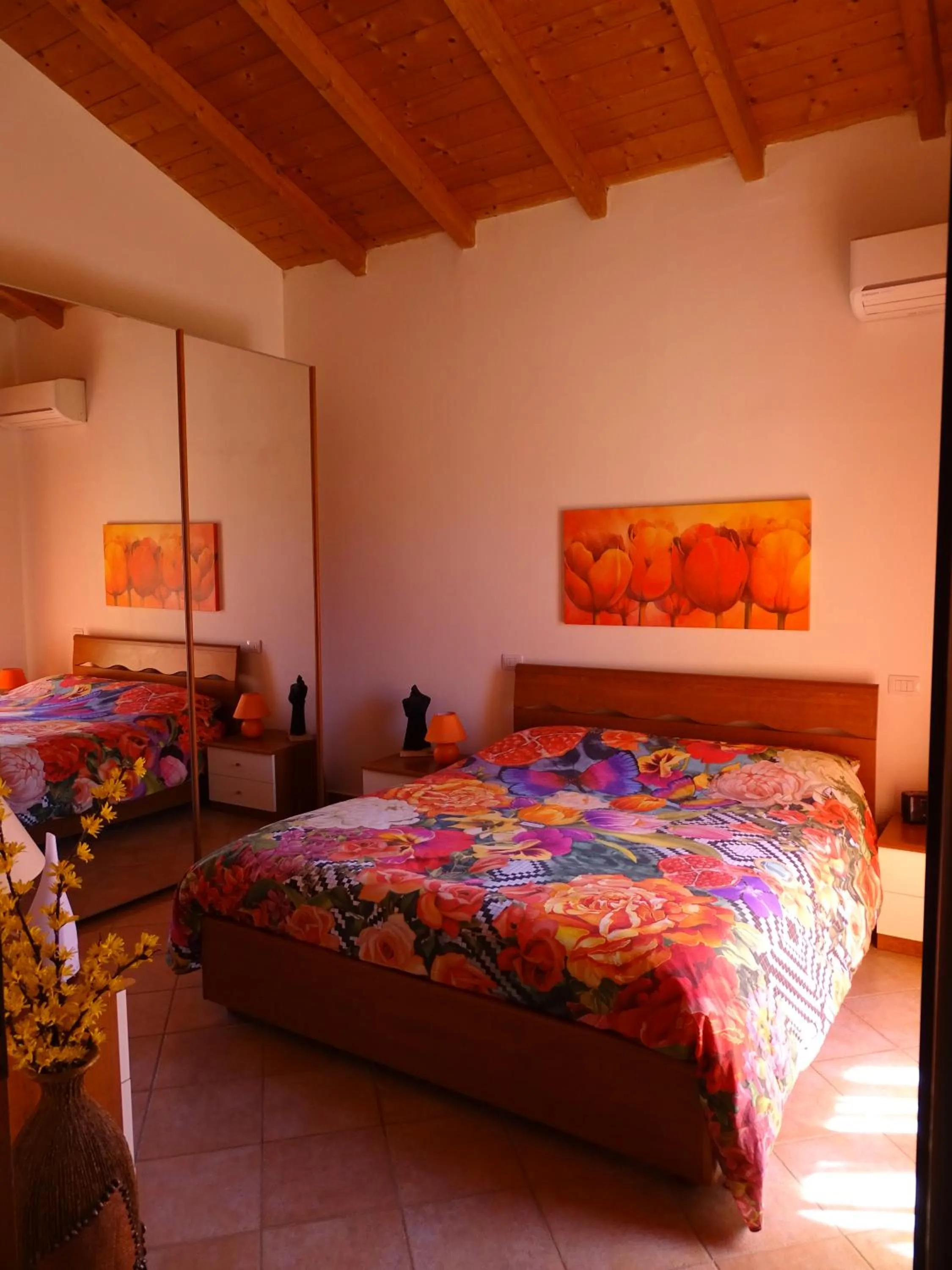 TV and multimedia, Bed in B&B La Dolce Vita