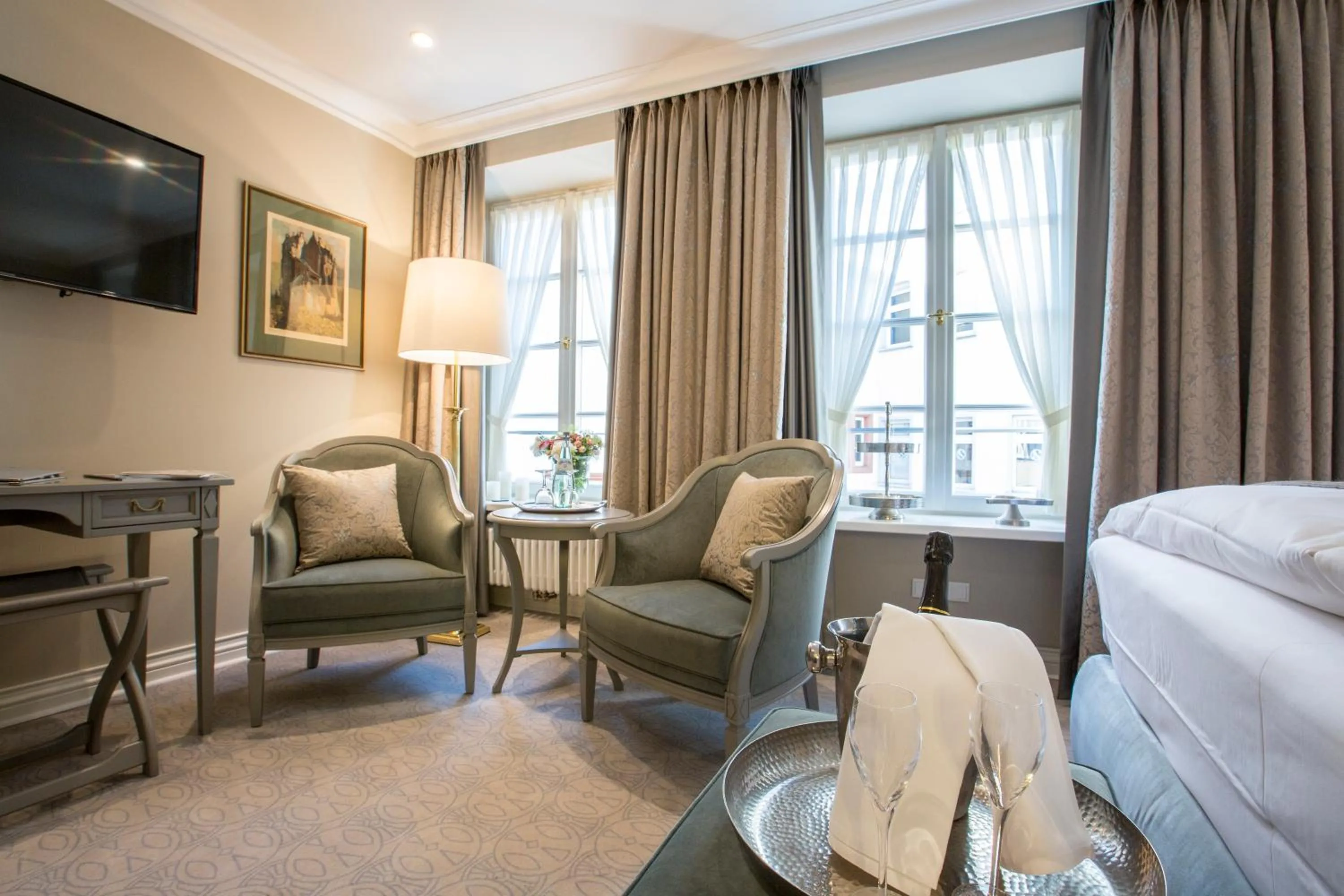 Bedroom, Bed in Romantik Hotel Zur Glocke