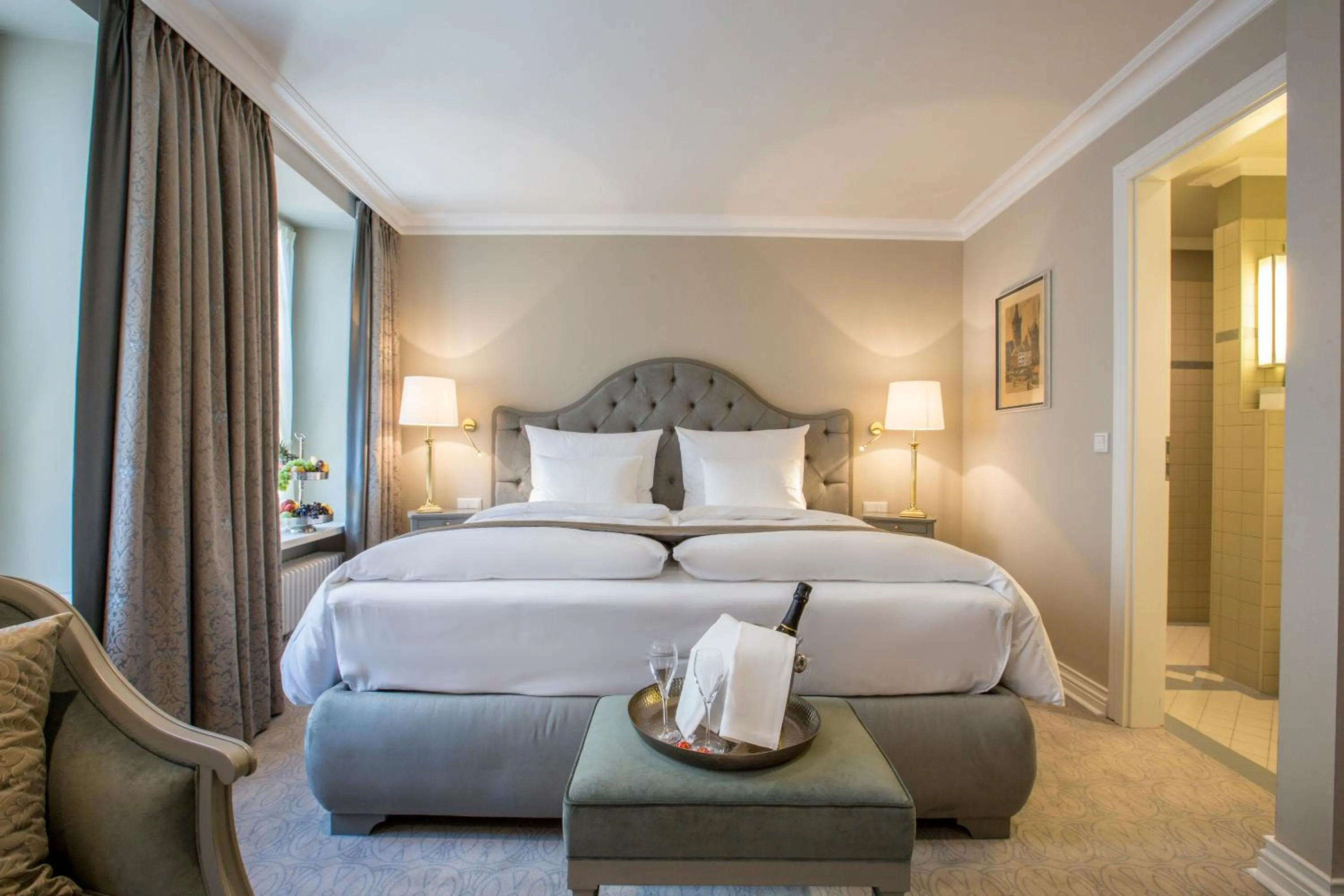 Bedroom, Bed in Romantik Hotel Zur Glocke