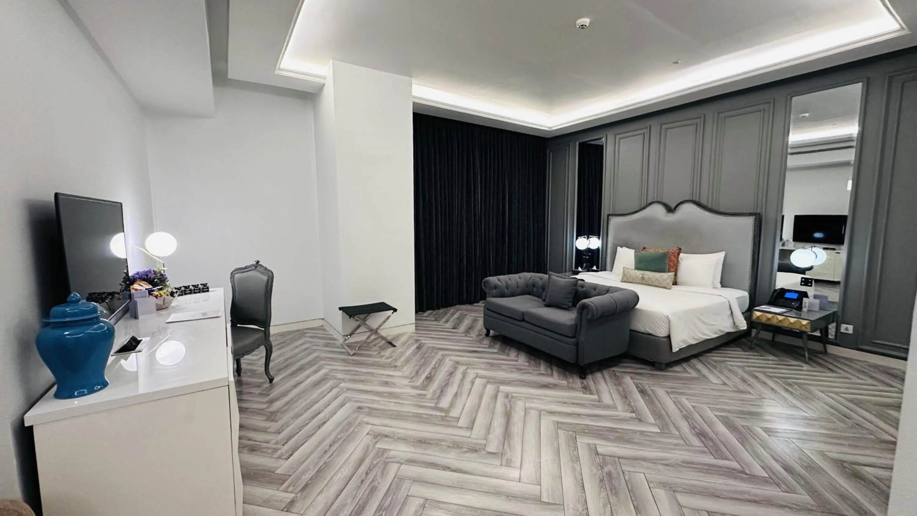 Bed in The Nishat Hotel Johar Town