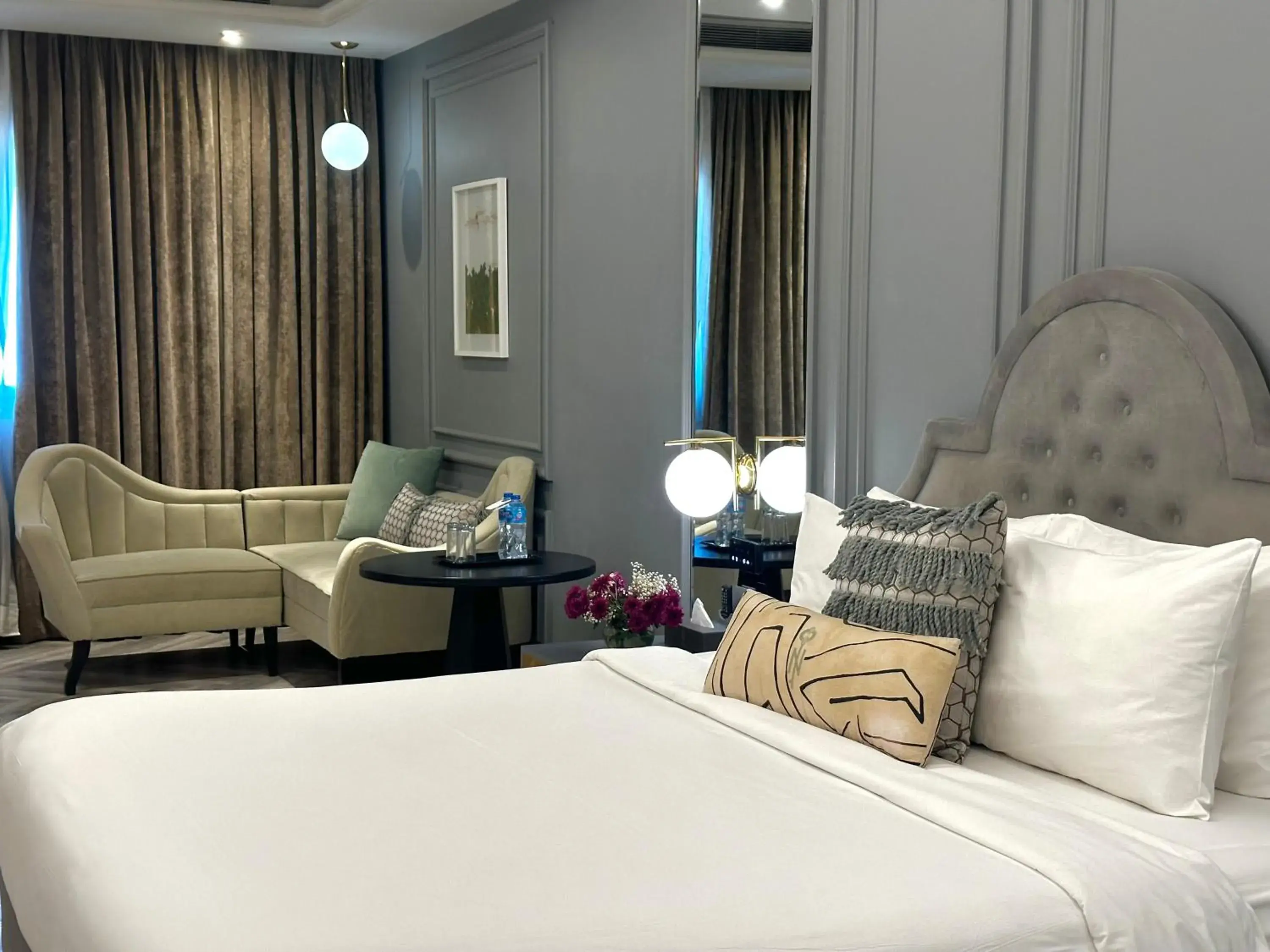 Platinum Room in The Nishat Hotel Johar Town Platinum Room in The Nishat Hotel Johar Town